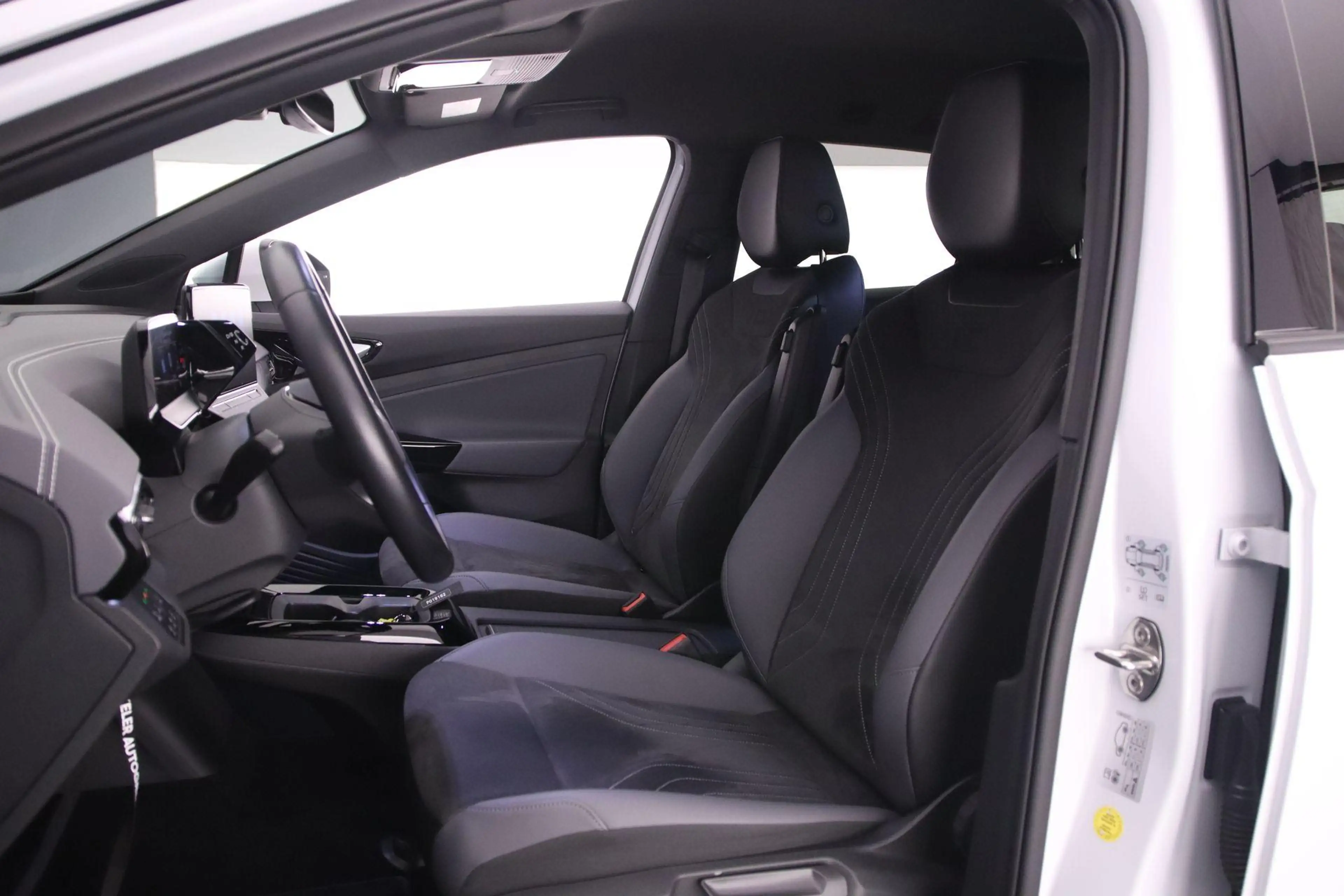 Volkswagen ID.4 Pro 77 kWh 204pk Automaat Trekhaak, Adaptive cruis — photo 4