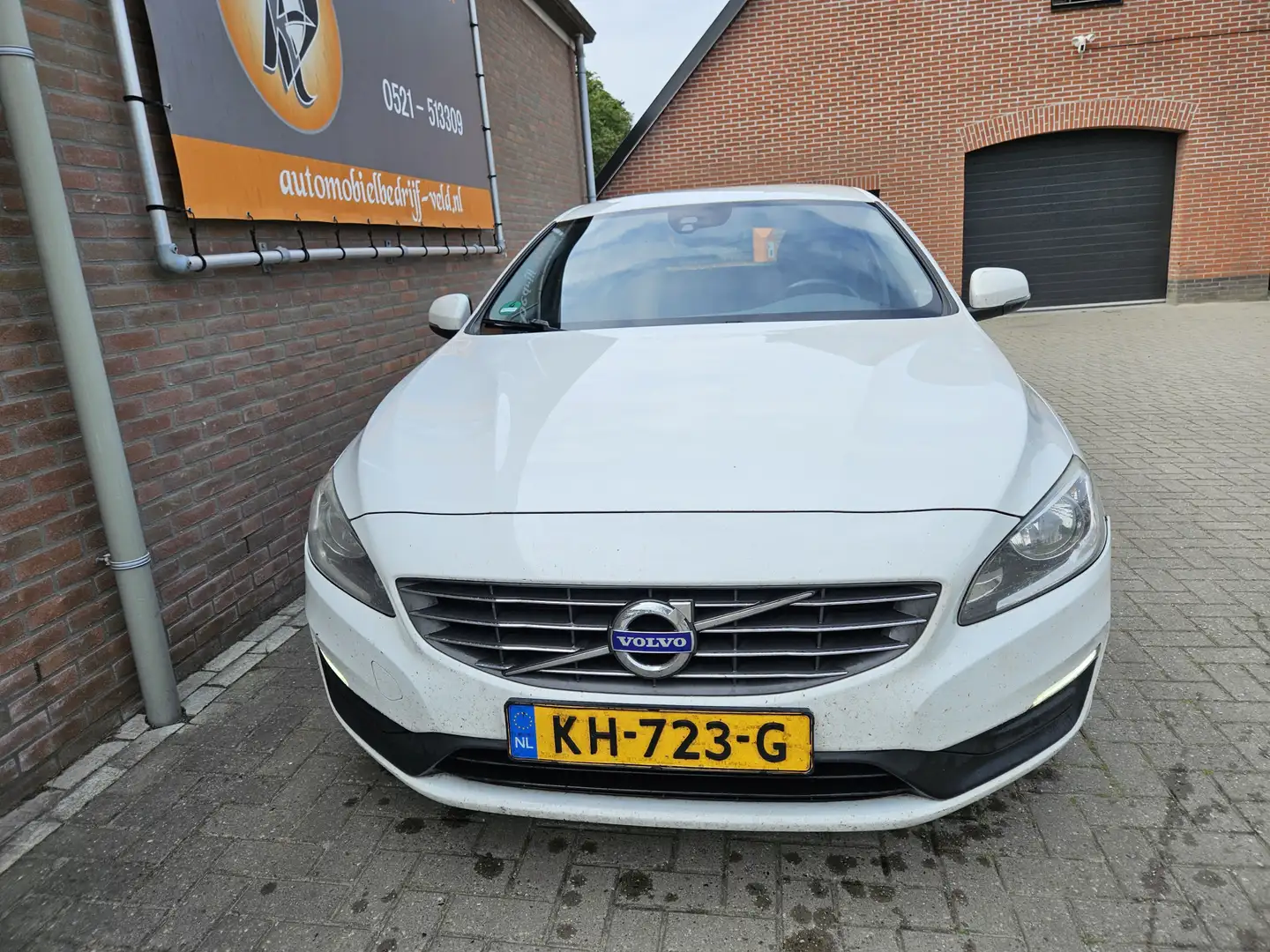 Volvo V60 2.4 D5 Twin Engine Lease Edition Weiß - 2