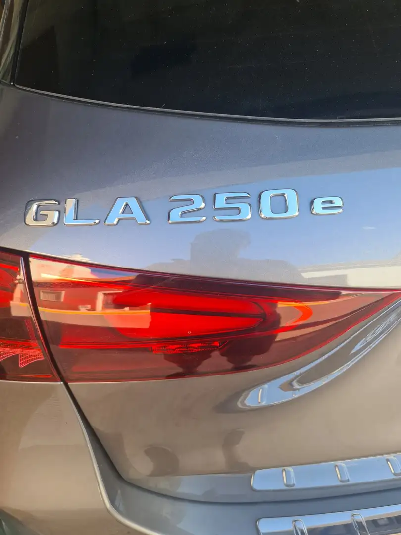 Mercedes-Benz GLA 250 GLA 250 E Gris - 1