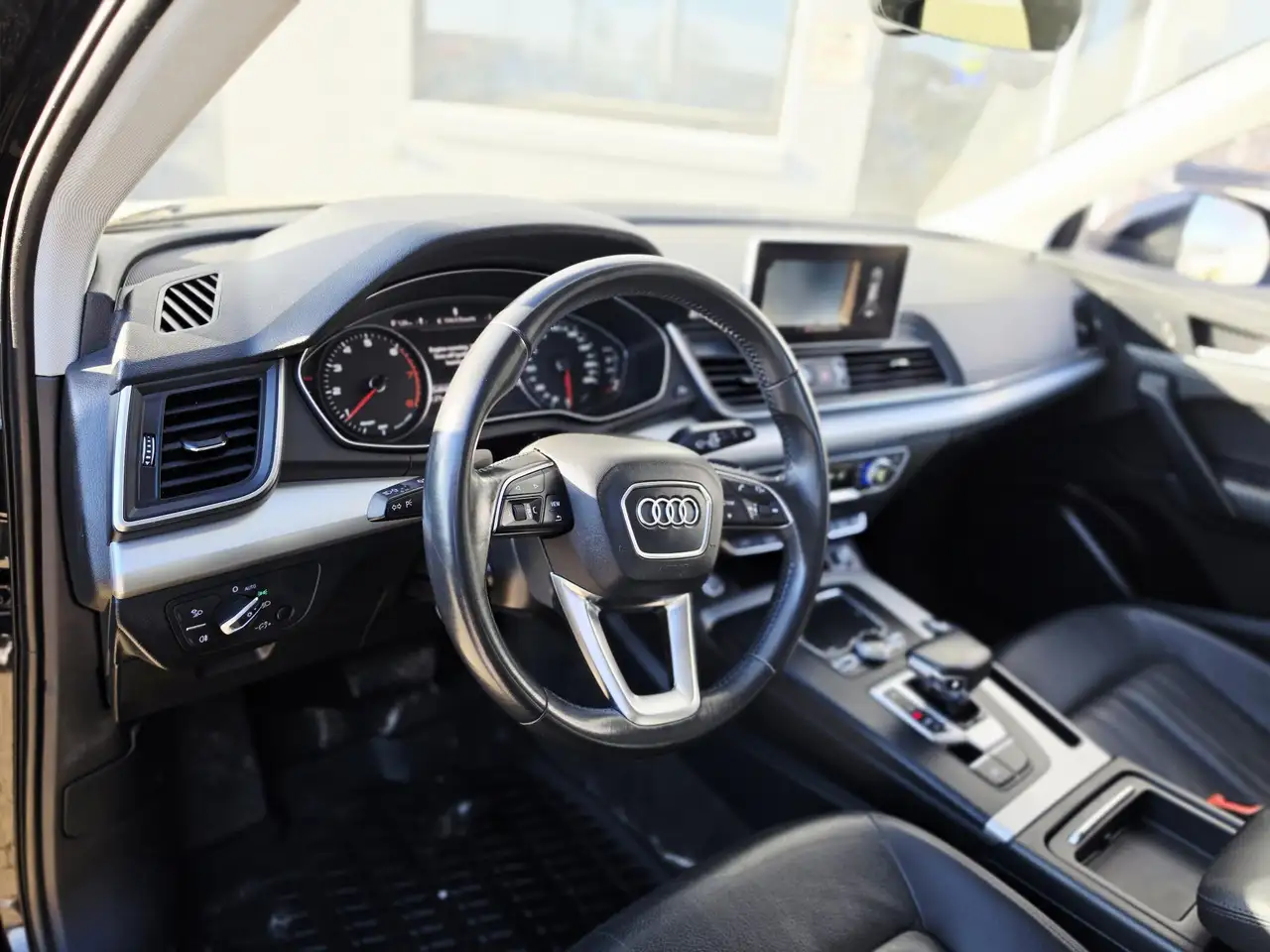 Audi Q5 снимка Audi Q5