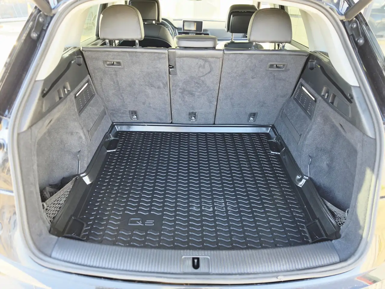 Audi Q5 снимка Audi Q5