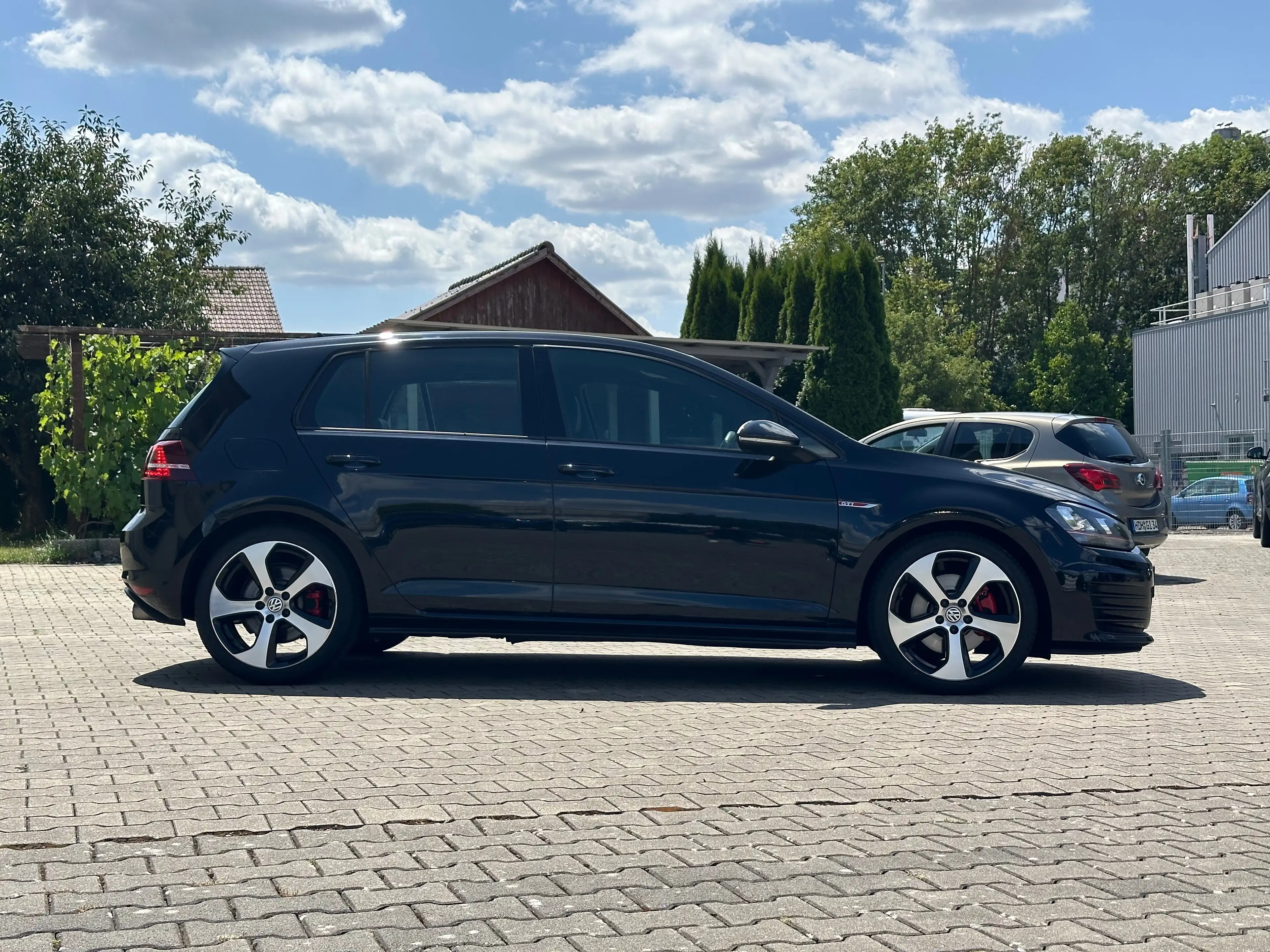 Volkswagen Golf GTI VII 1.Hand/Leder/Bi-Xenon/Ambiente/R-Kamera — photo 6