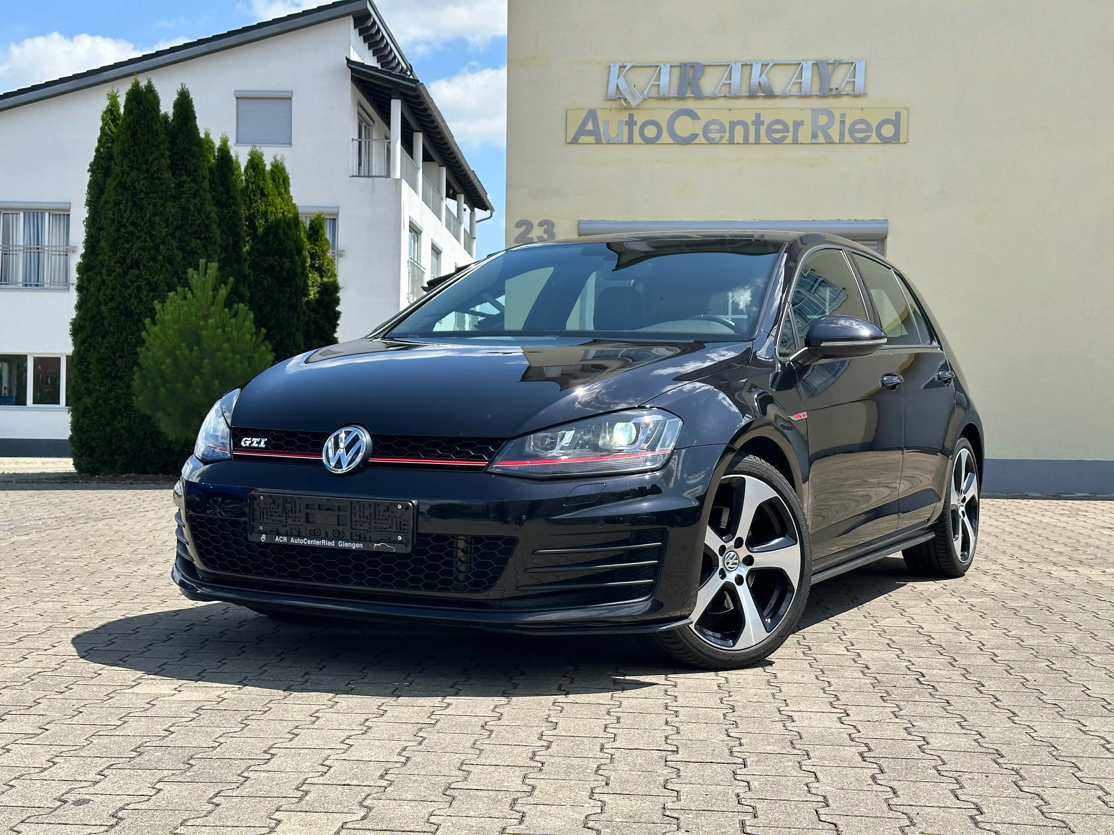 Volkswagen Golf GTI VII 1.Hand/Leder/Bi-Xenon/Ambiente/R-Kamera