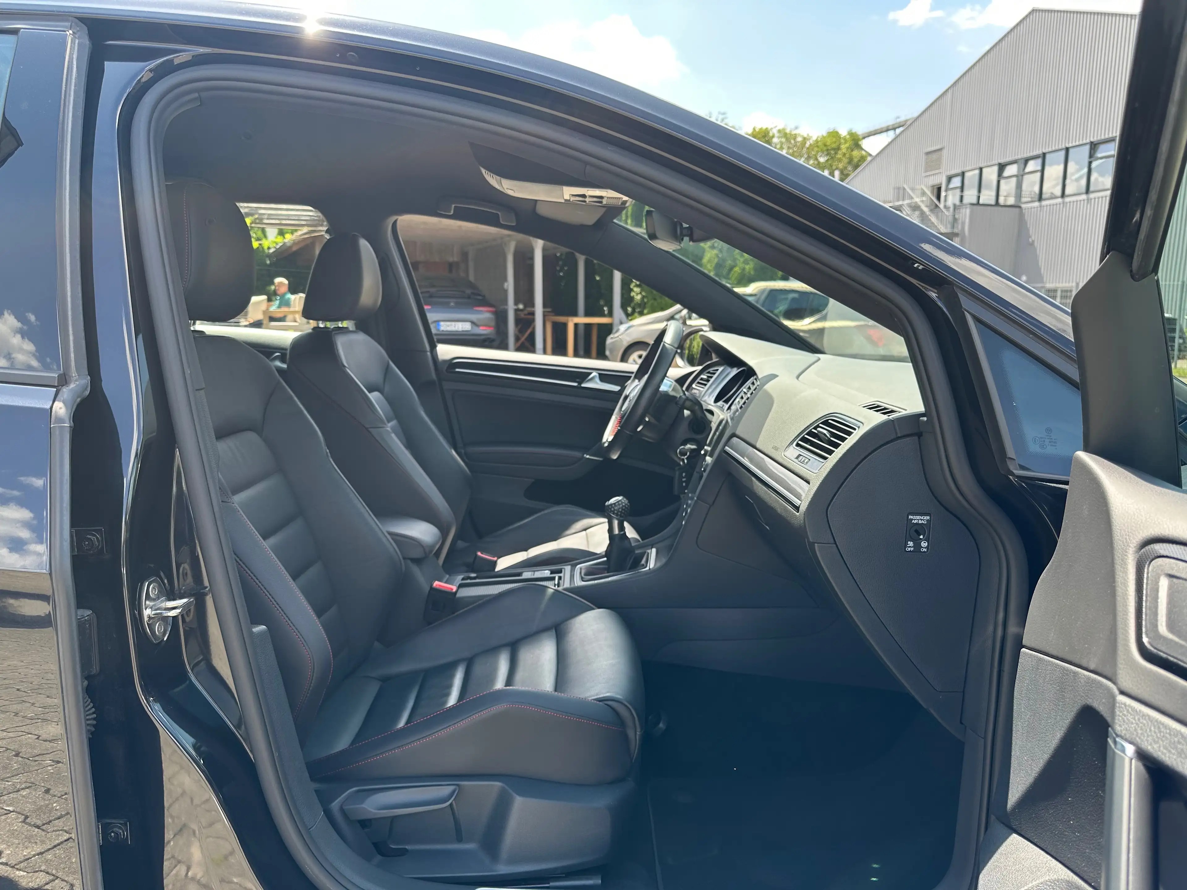 Volkswagen Golf GTI VII 1.Hand/Leder/Bi-Xenon/Ambiente/R-Kamera — photo 12