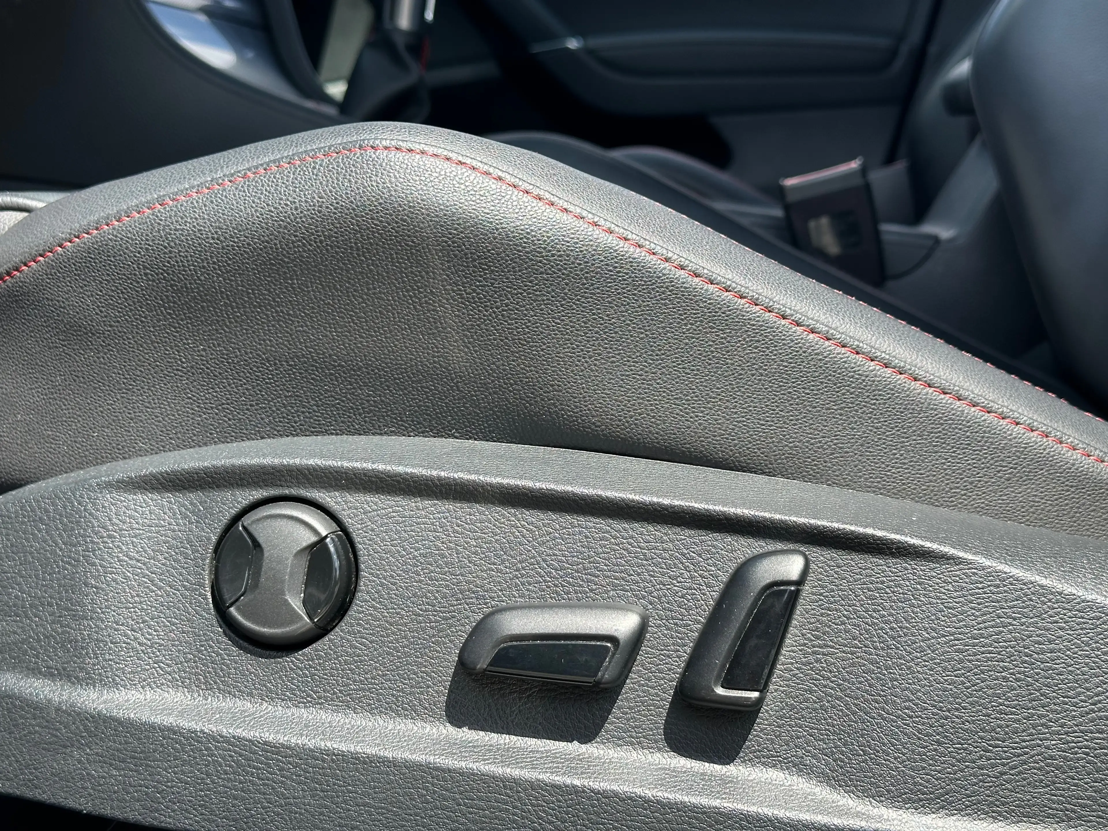 Volkswagen Golf GTI VII 1.Hand/Leder/Bi-Xenon/Ambiente/R-Kamera — photo 10