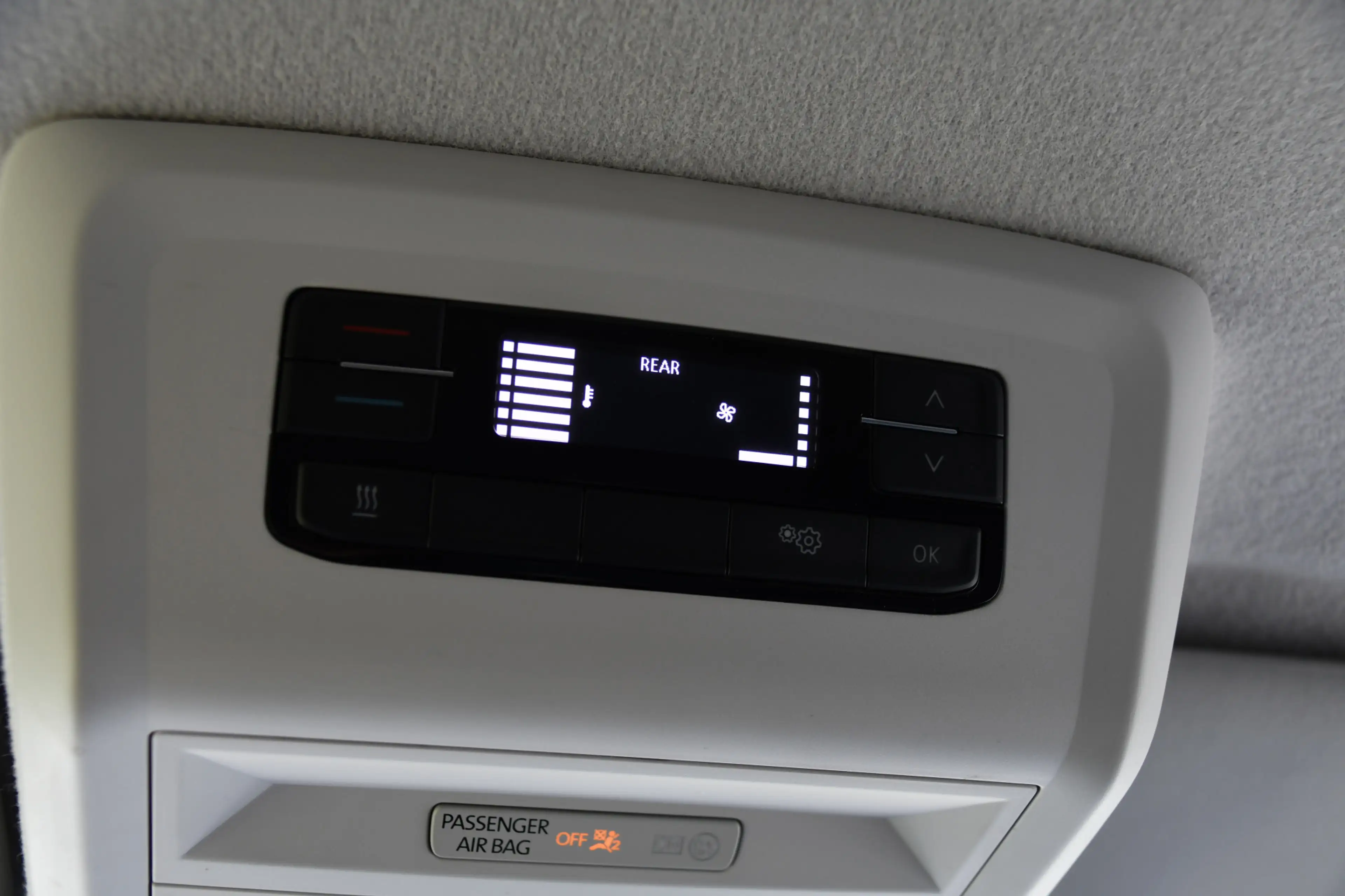 Volkswagen Transporter 2.0 TDI L2H1 30 Bulli Virtual, Adaptieve Cruise, C — photo 28