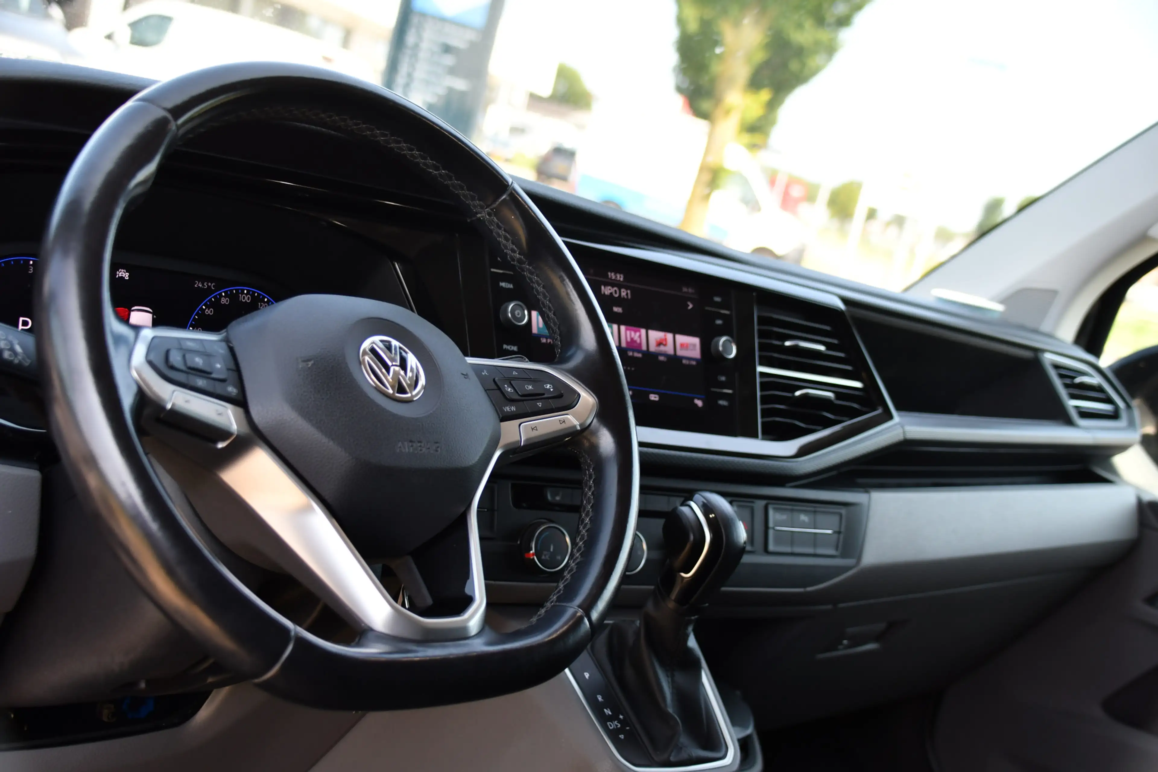 Volkswagen Transporter 2.0 TDI L2H1 30 Bulli Virtual, Adaptieve Cruise, C — photo 12