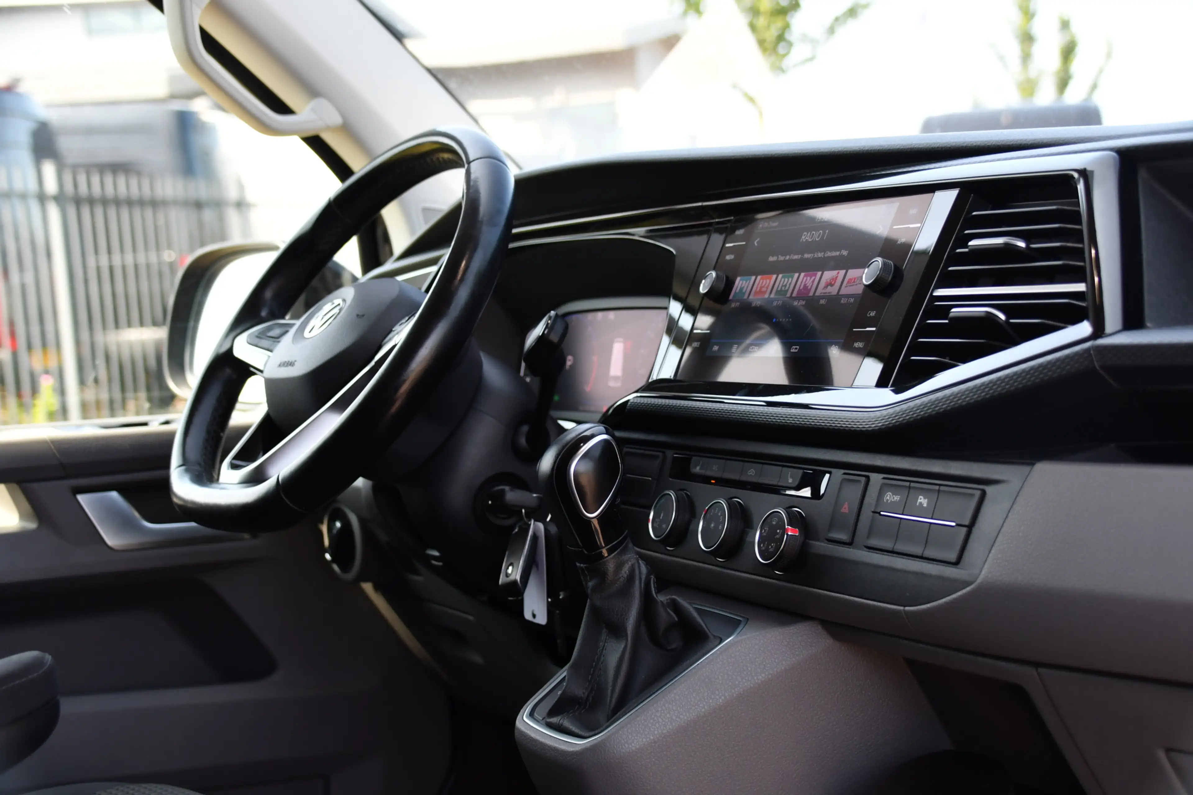 Volkswagen Transporter 2.0 TDI L2H1 30 Bulli Virtual, Adaptieve Cruise, C — photo 24