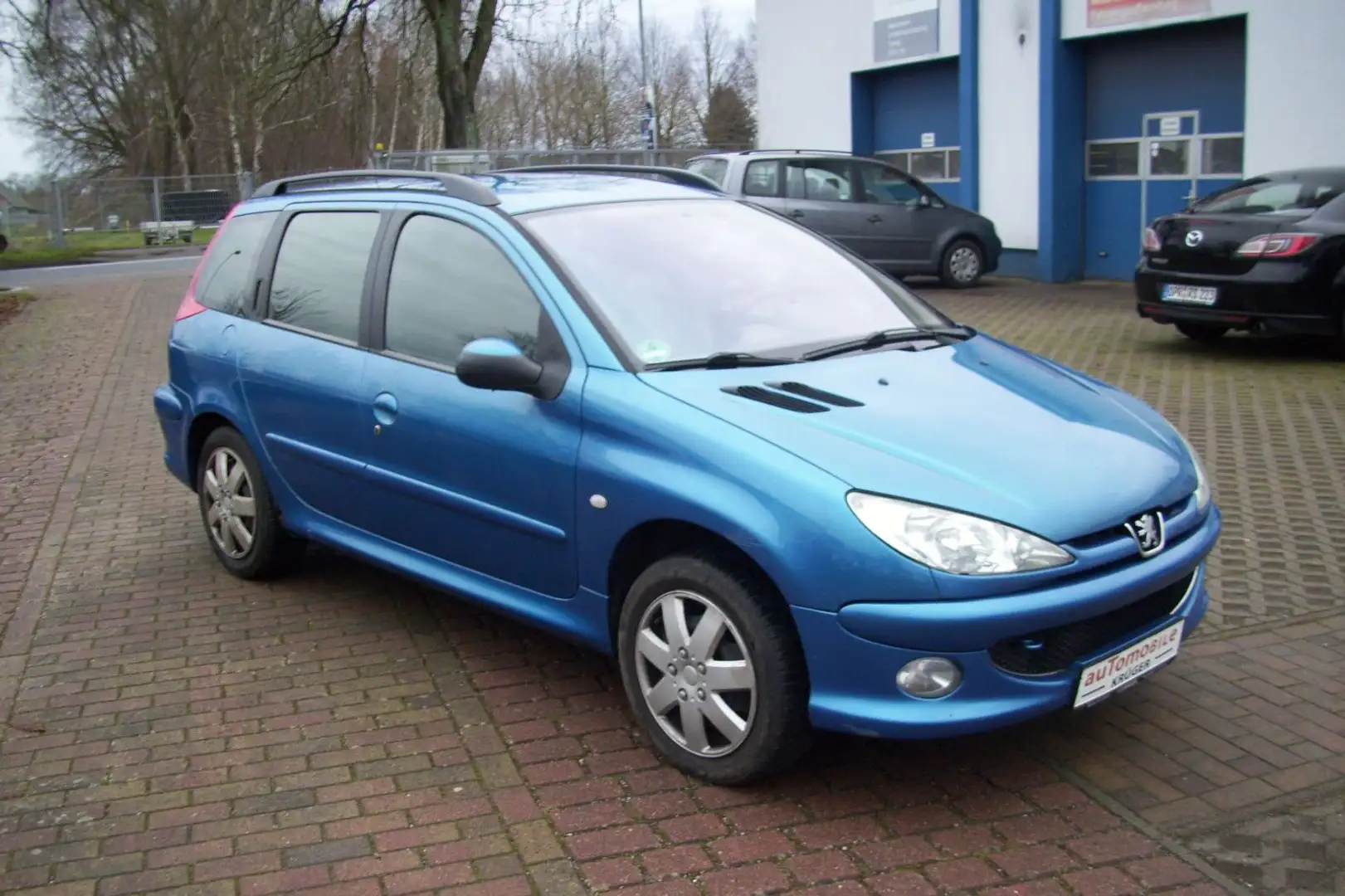 Peugeot 206 Tendance 90 ESP Blau - 2