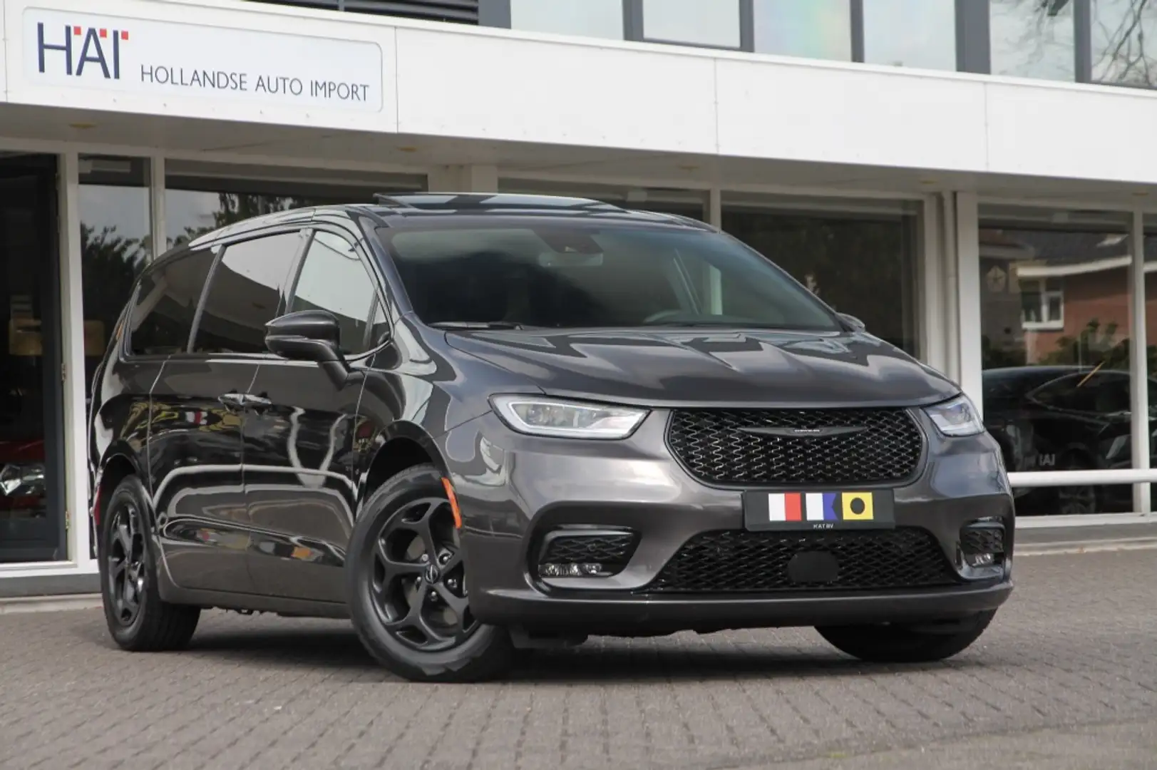 Chrysler Pacifica 3.6 V6 Hybrid S I 7 pers. I Pano I ACC Grijs - 1