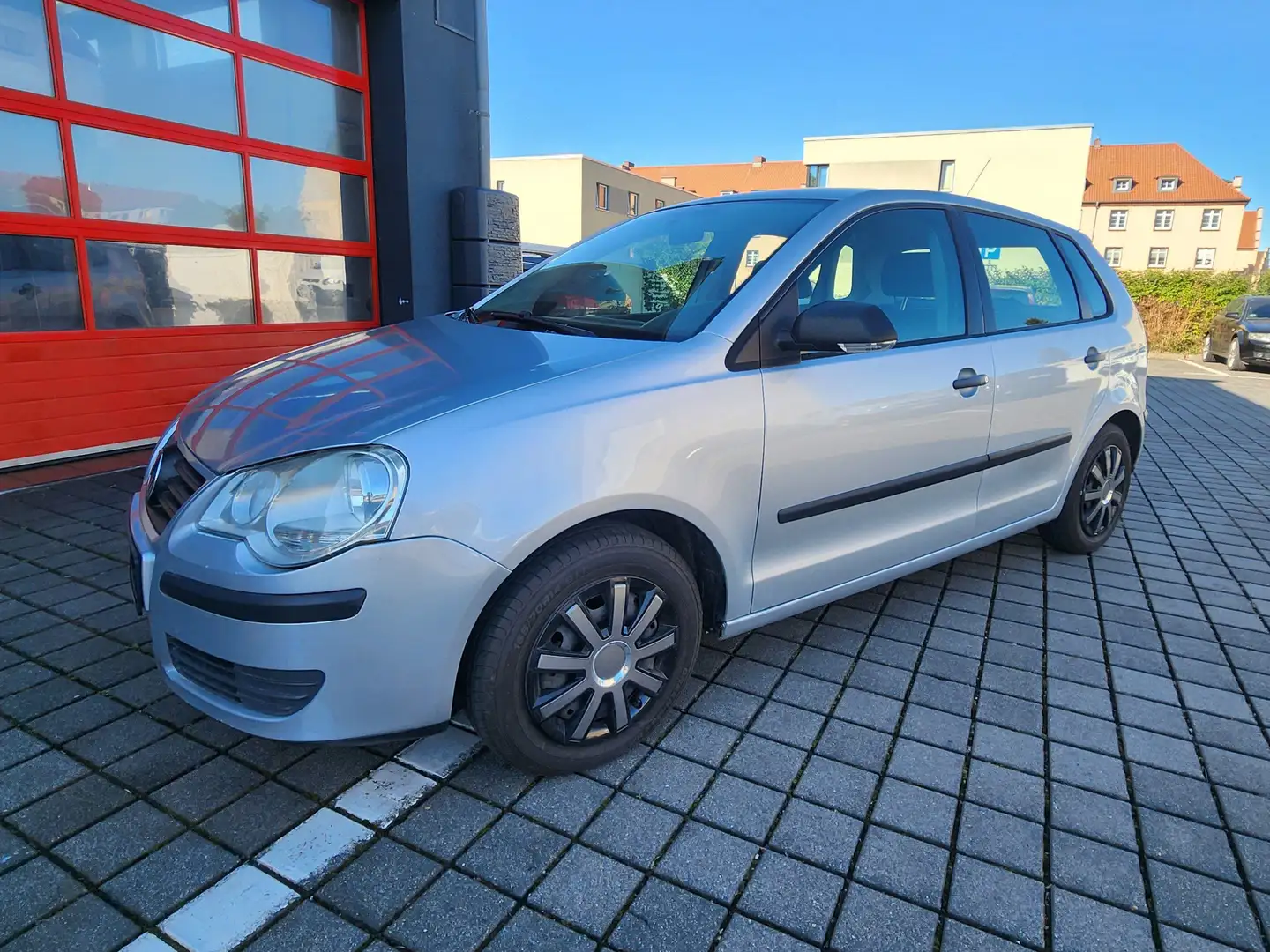 Volkswagen Polo Polo 1.4 Automatik Comfortline Серебристый - 1