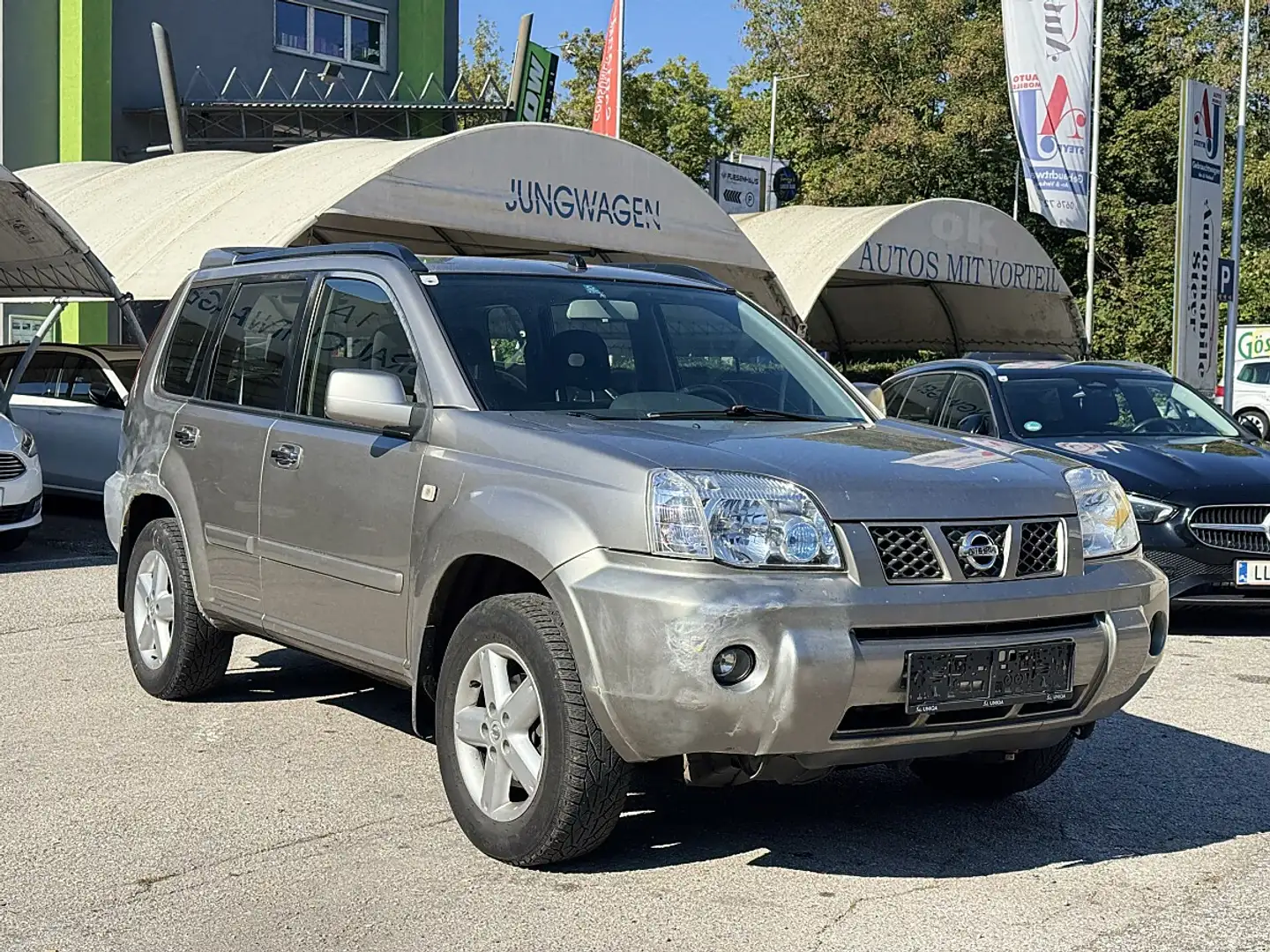Nissan X-Trail X-TRAIL Sportive 2,2 dCi 16V Grau - 1