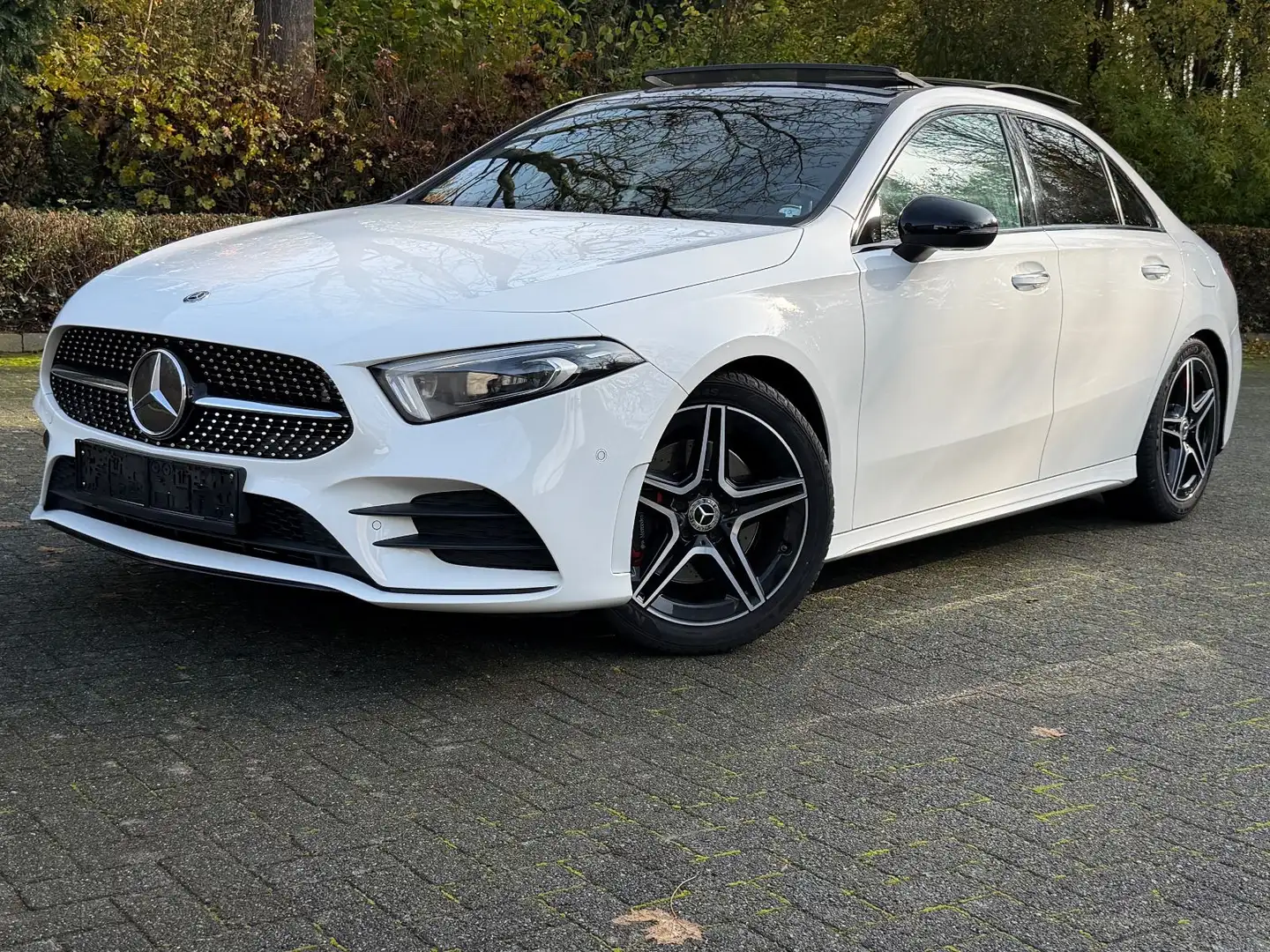 Mercedes-Benz A 220 Lim. 4Matic|NIGHT P.|AMG LIN|PANO|LED|MBUX Blanco - 2