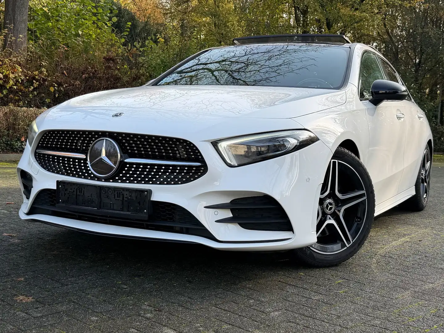 Mercedes-Benz A 220 Lim. 4Matic|NIGHT P.|AMG LIN|PANO|LED|MBUX Blanco - 1