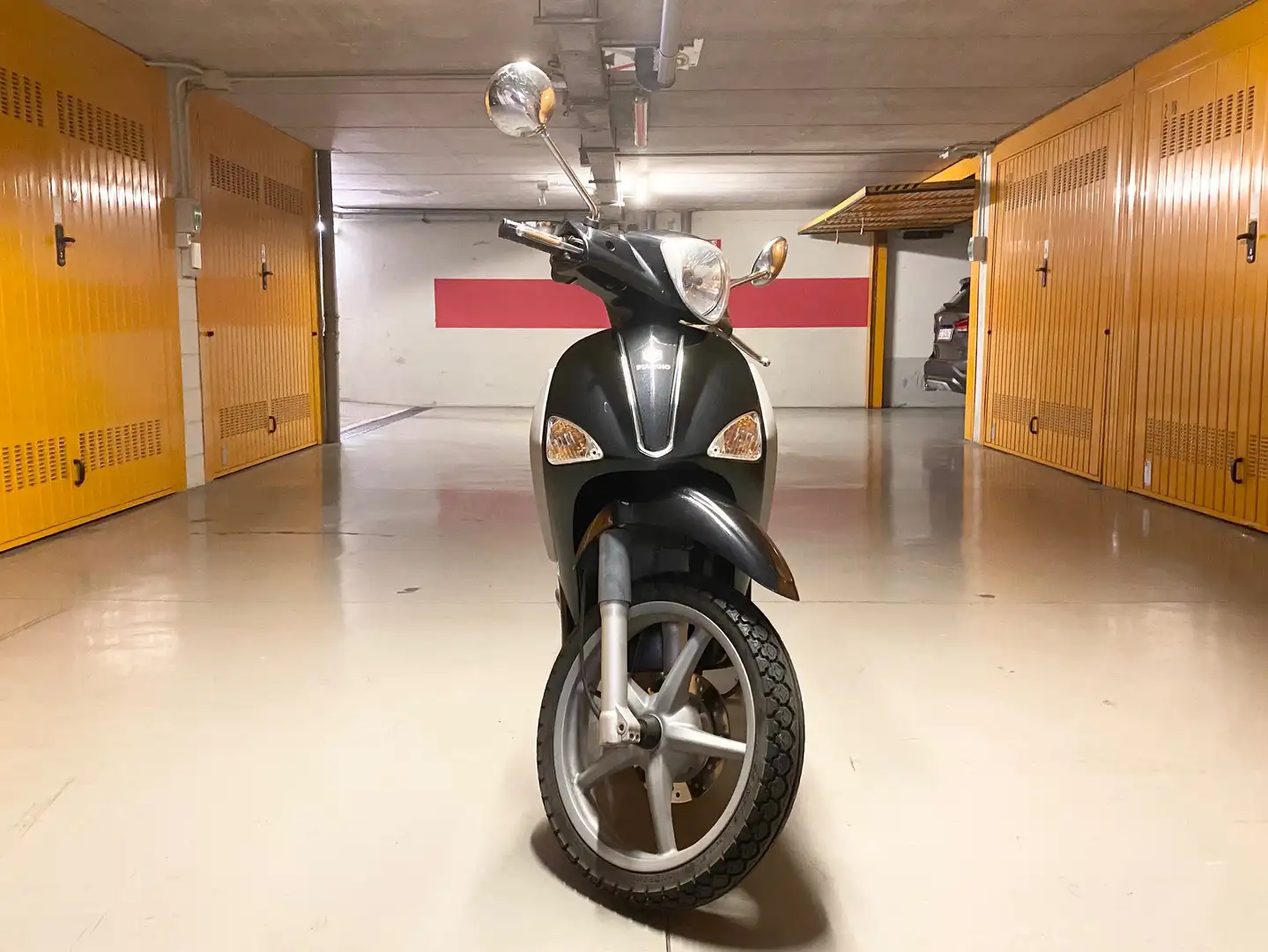 Piaggio Liberty 125 SOLO 13.000 KM Nero - 2