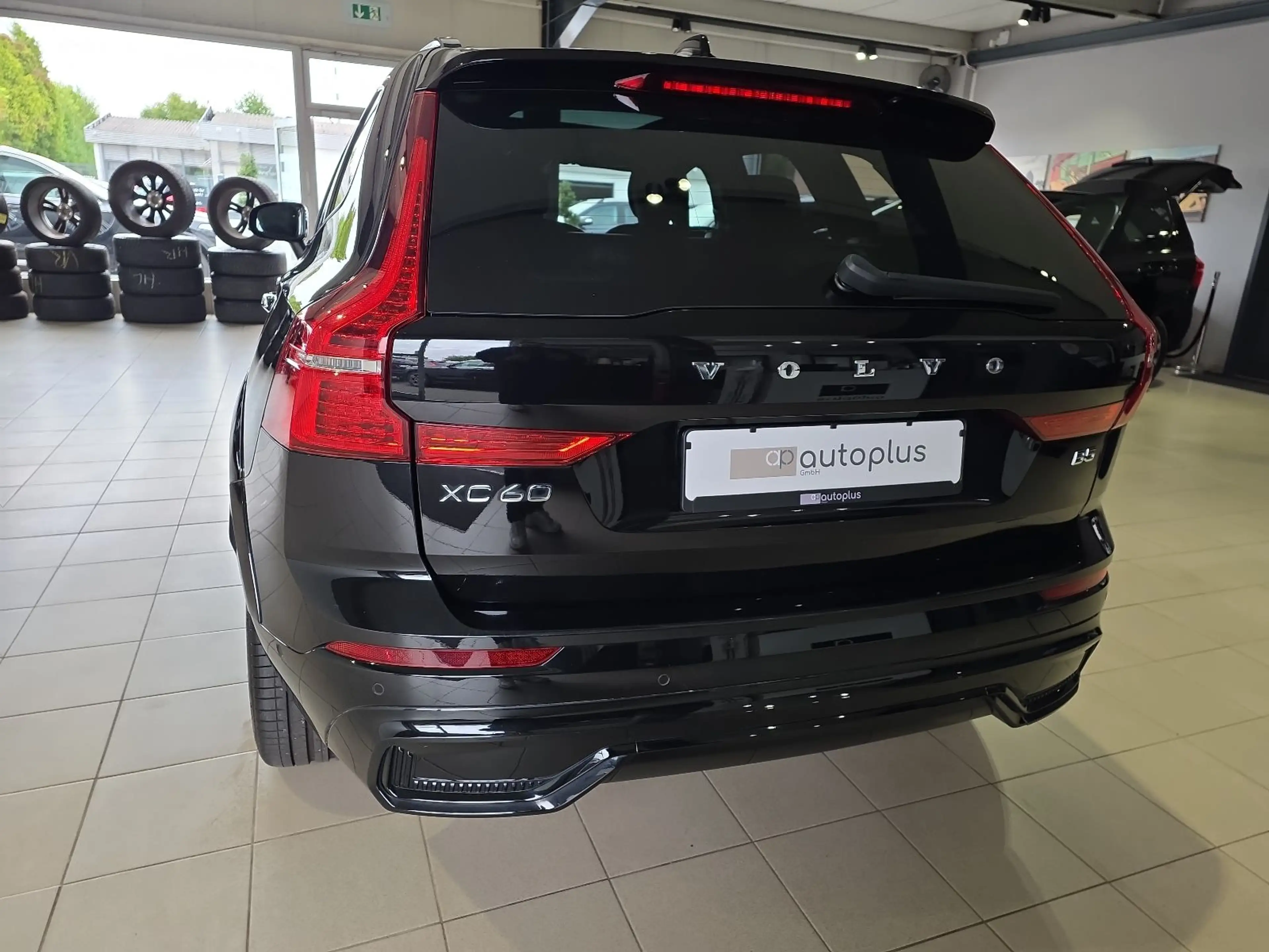 Volvo XC60 B5 R-Design Massage FourC 22Zoll 360° Pano — photo 9