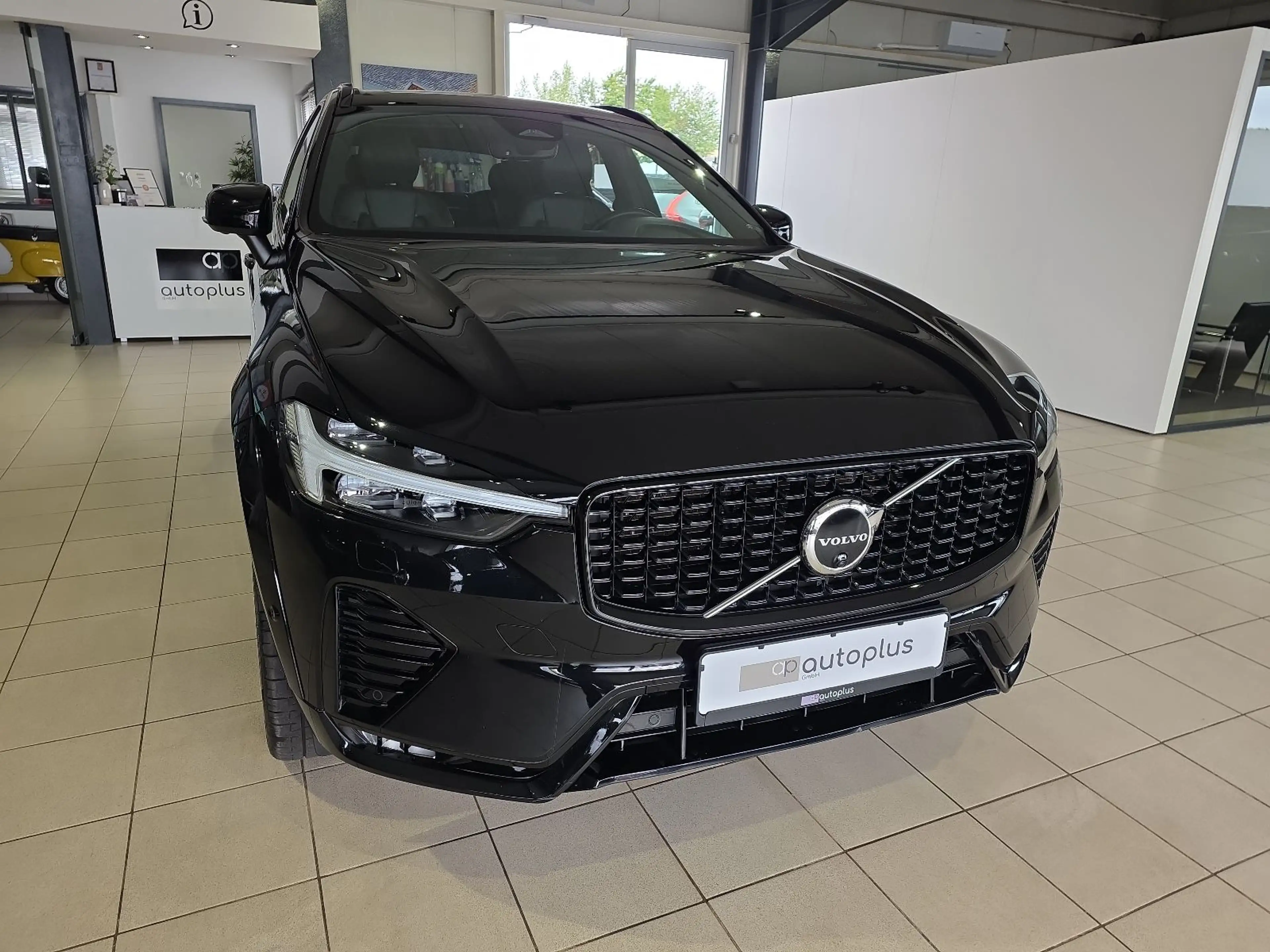 Volvo XC60 B5 R-Design Massage FourC 22Zoll 360° Pano — photo 4