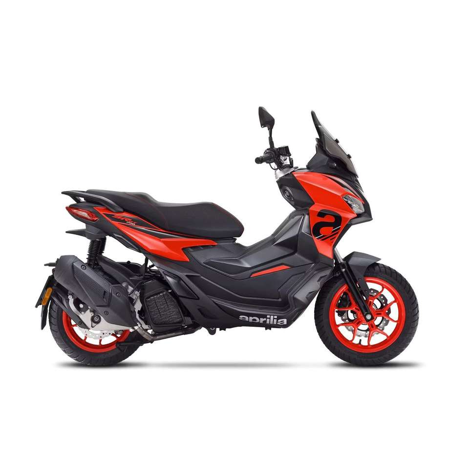 Aprilia SR GT 200 APRILIA SR GT SPORT 200 E5+