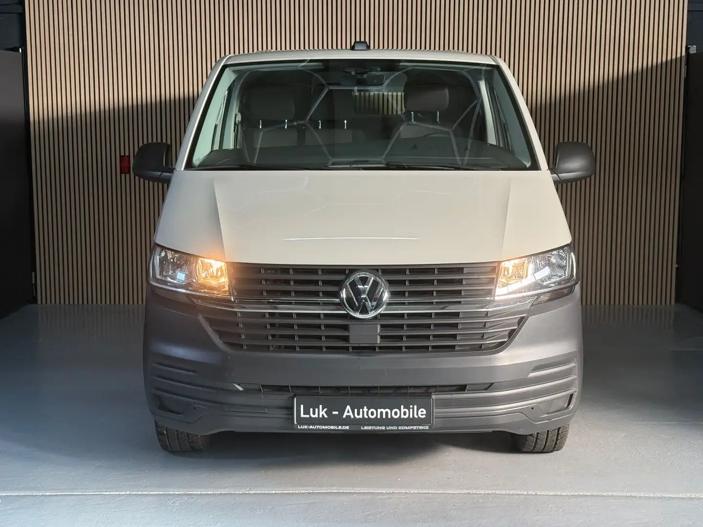 Volkswagen T6 Transporter Kasten 45000km 1.Hd. Grün - 2