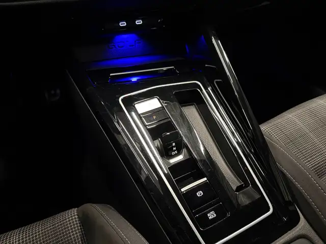 Volkswagen Golf view 26