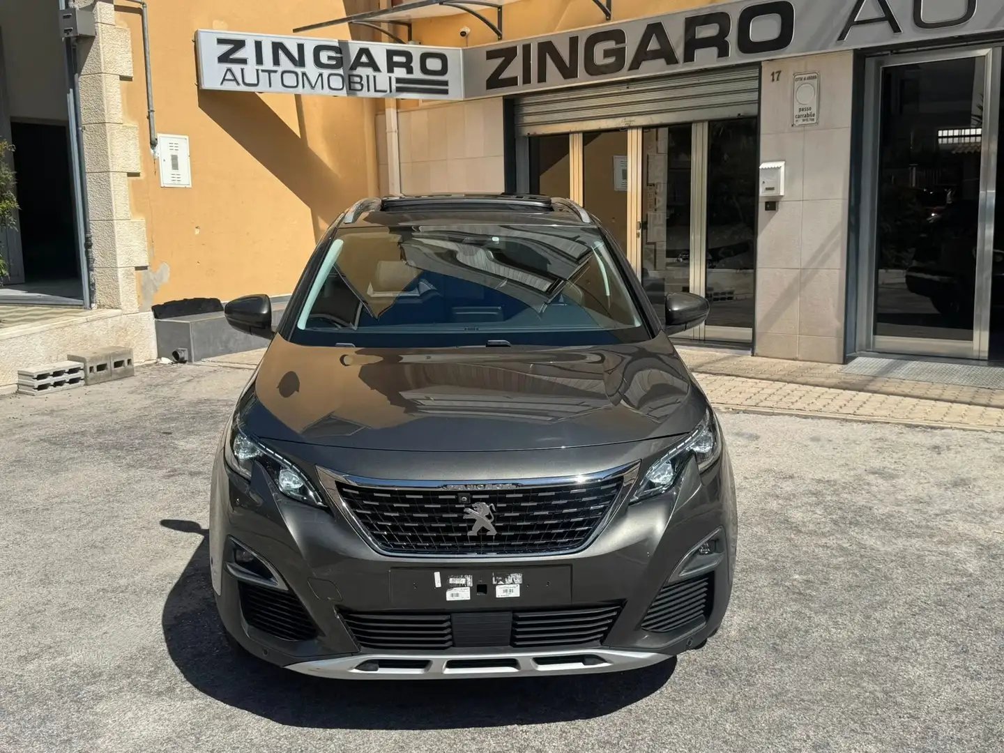 Peugeot 3008 1.6 HDI 120 CV. EAT8 ALLURE TETTO+NAVI+BIXENO Gris - 1