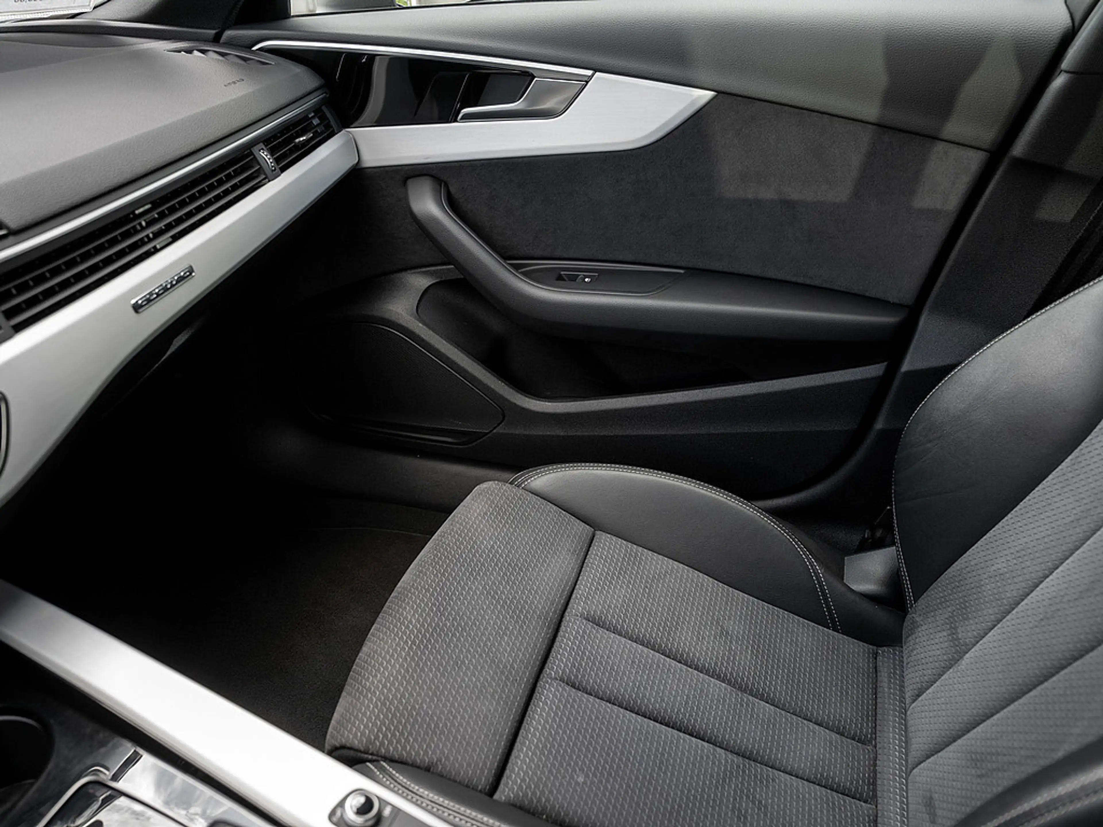 Audi S4 Avant 3.0 TDI quattro AHK LED SHZ PDC NAVI — photo 11