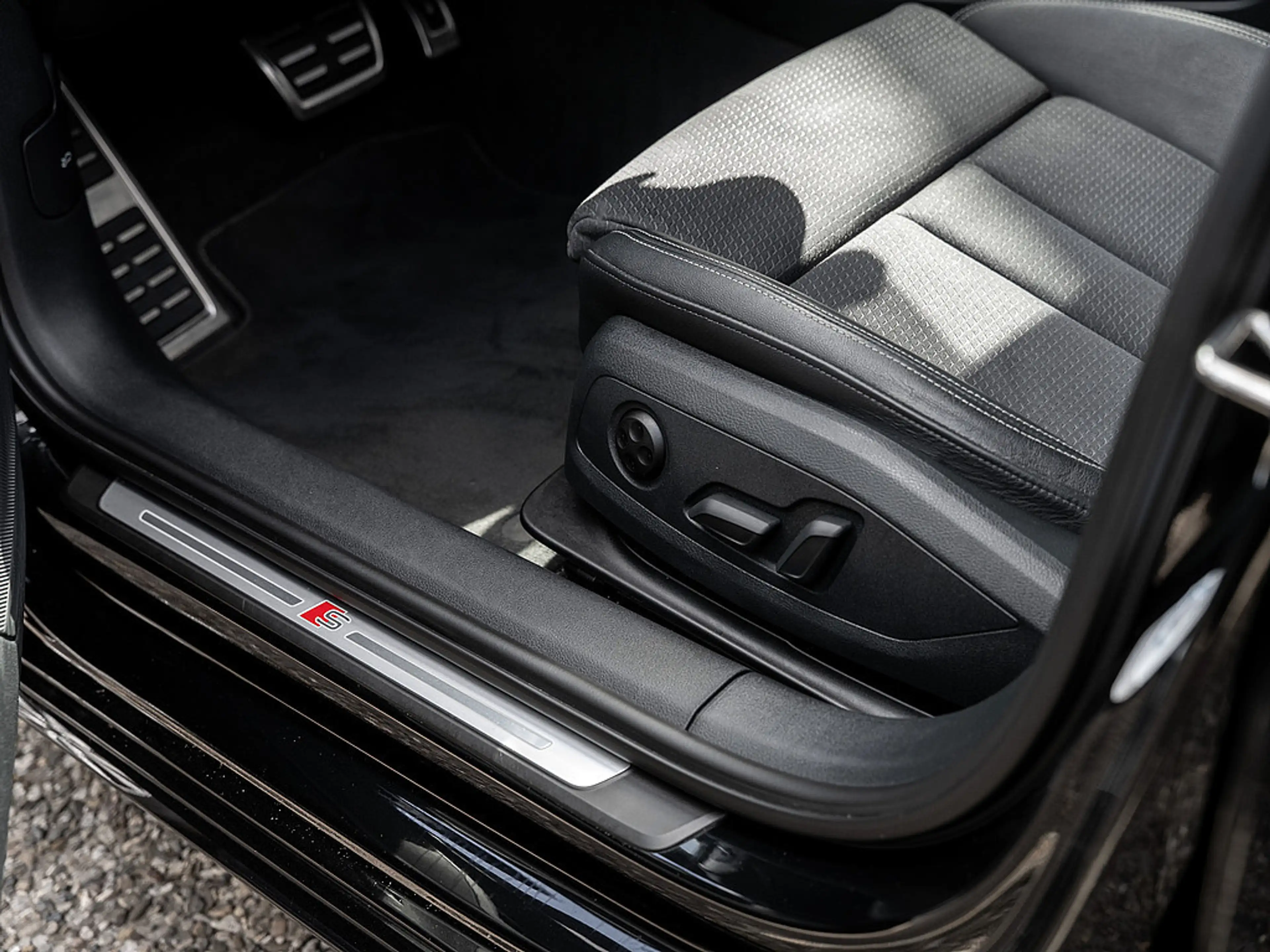 Audi S4 Avant 3.0 TDI quattro AHK LED SHZ PDC NAVI — photo 15