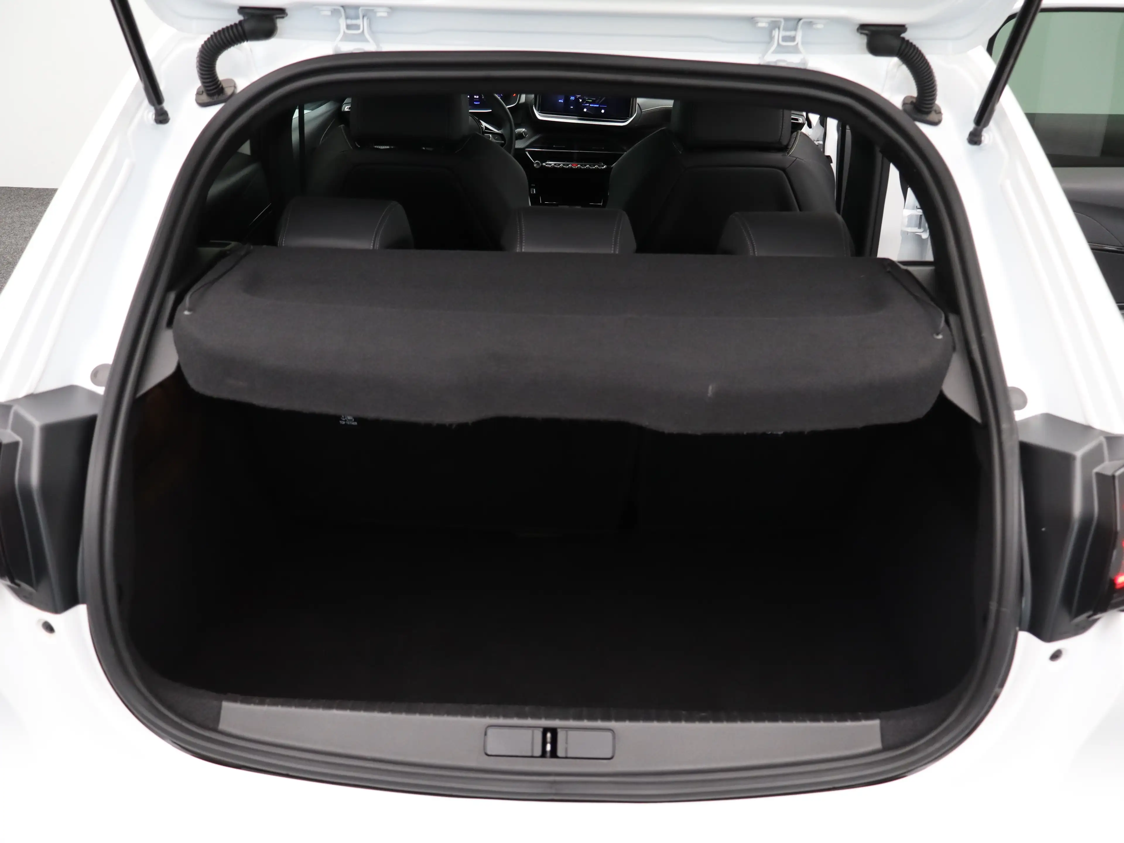 Peugeot e-208 EV GT 51 kWh 96% SOH | Warmtepomp | Cruise Control — photo 32