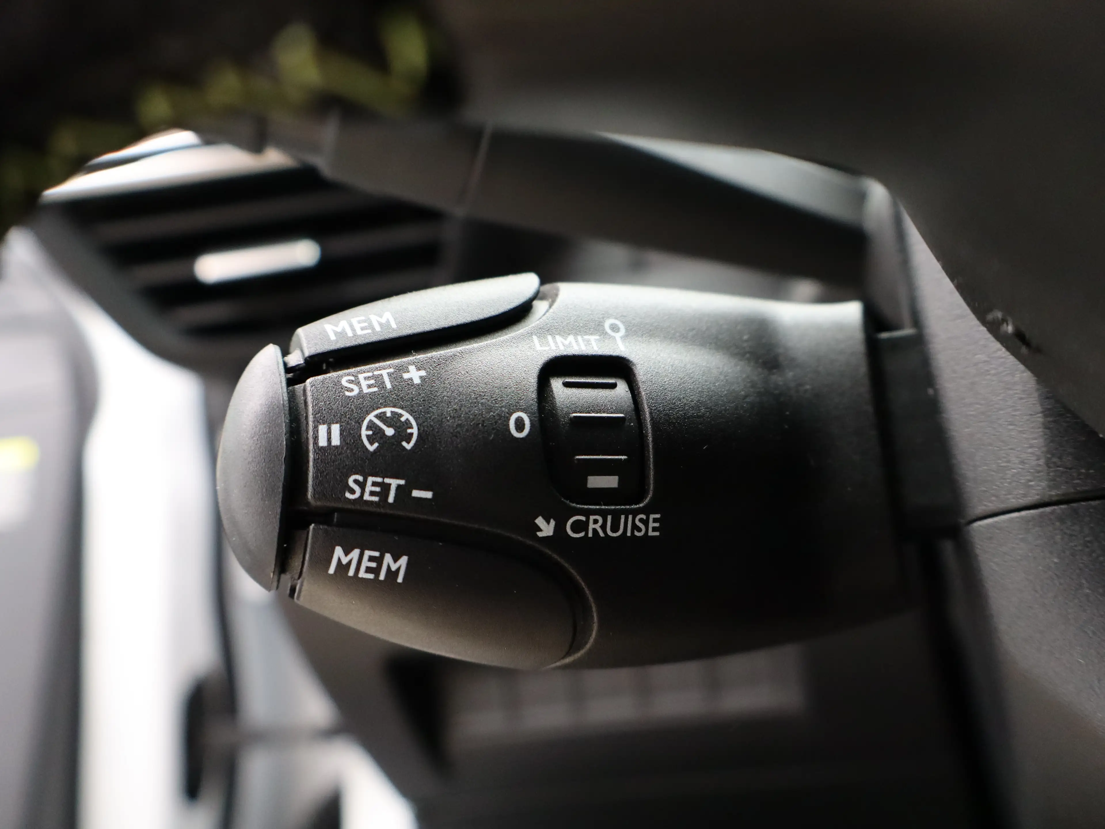 Peugeot e-208 EV GT 51 kWh 96% SOH | Warmtepomp | Cruise Control — photo 28