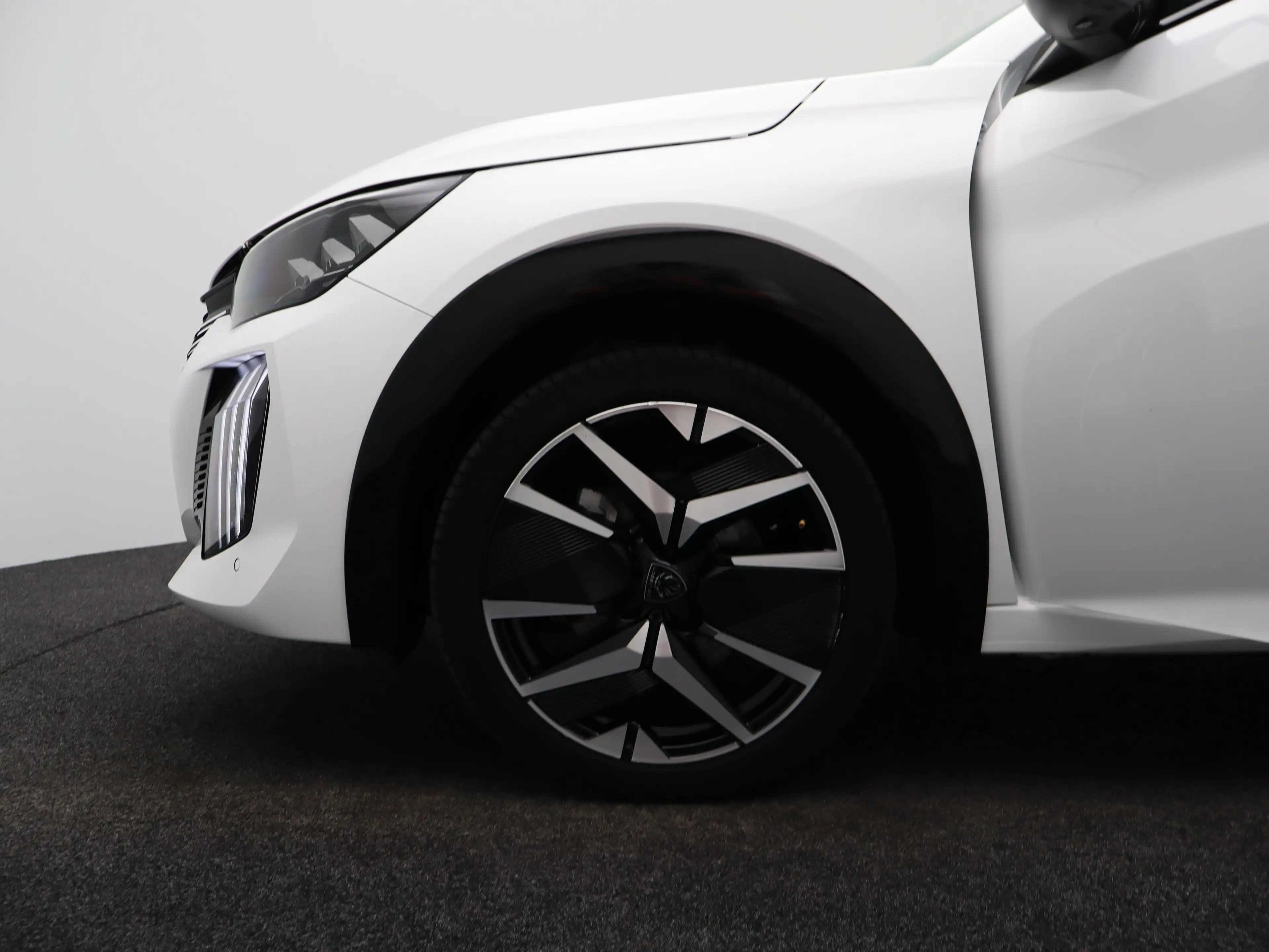 Peugeot e-208 EV GT 51 kWh 96% SOH | Warmtepomp | Cruise Control — photo 17