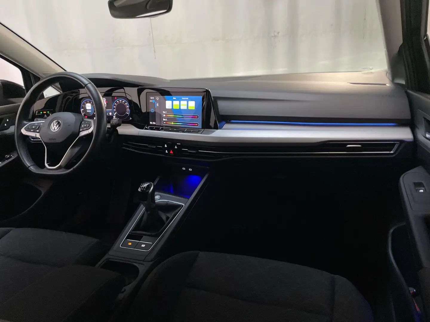 Volkswagen Golf Variant 1.0 TSI 110pk Life Sfeerverlichting Navigatie Park Noir - 2