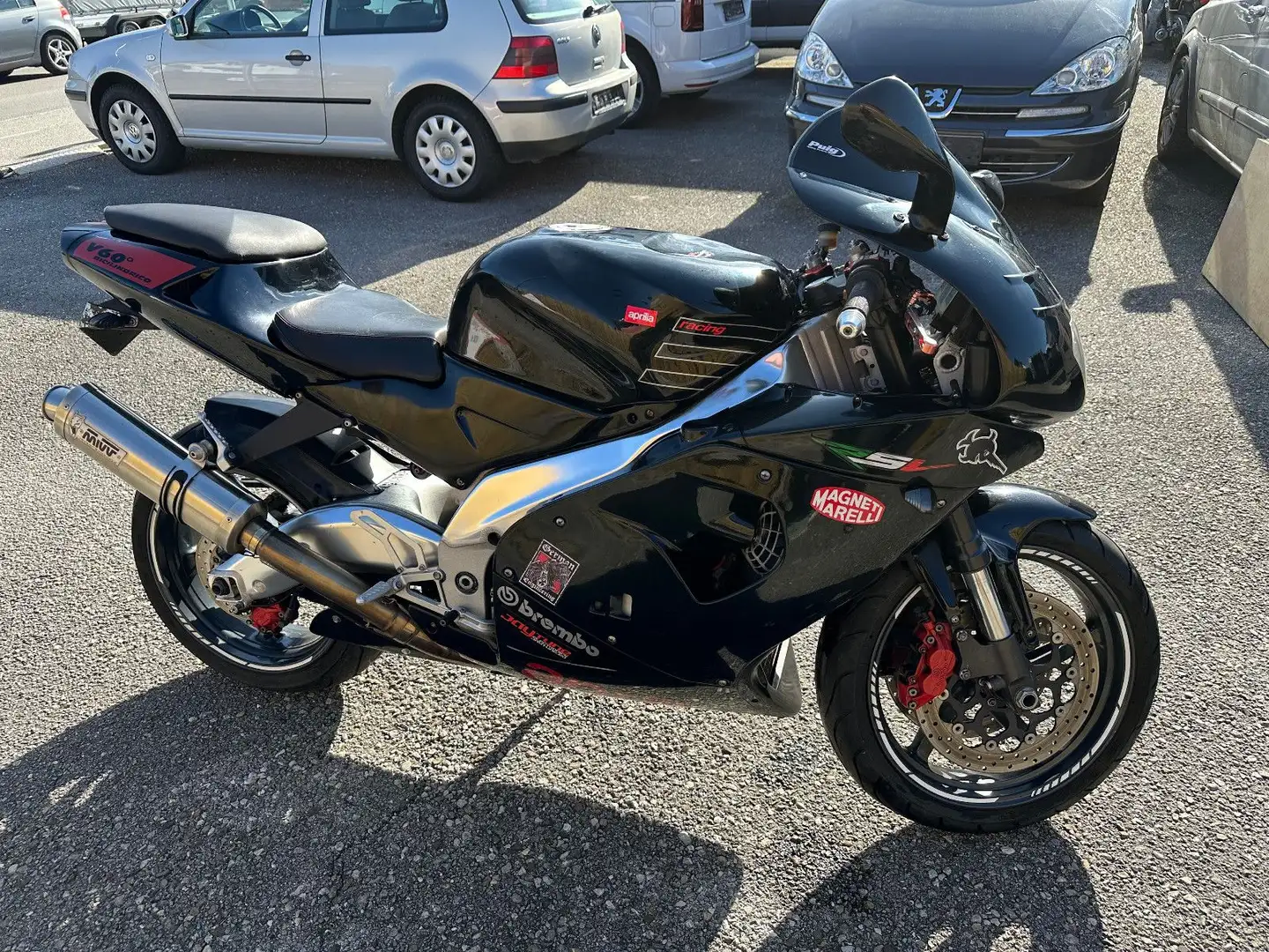 Aprilia RSV 1000 Tuono Noir - 1