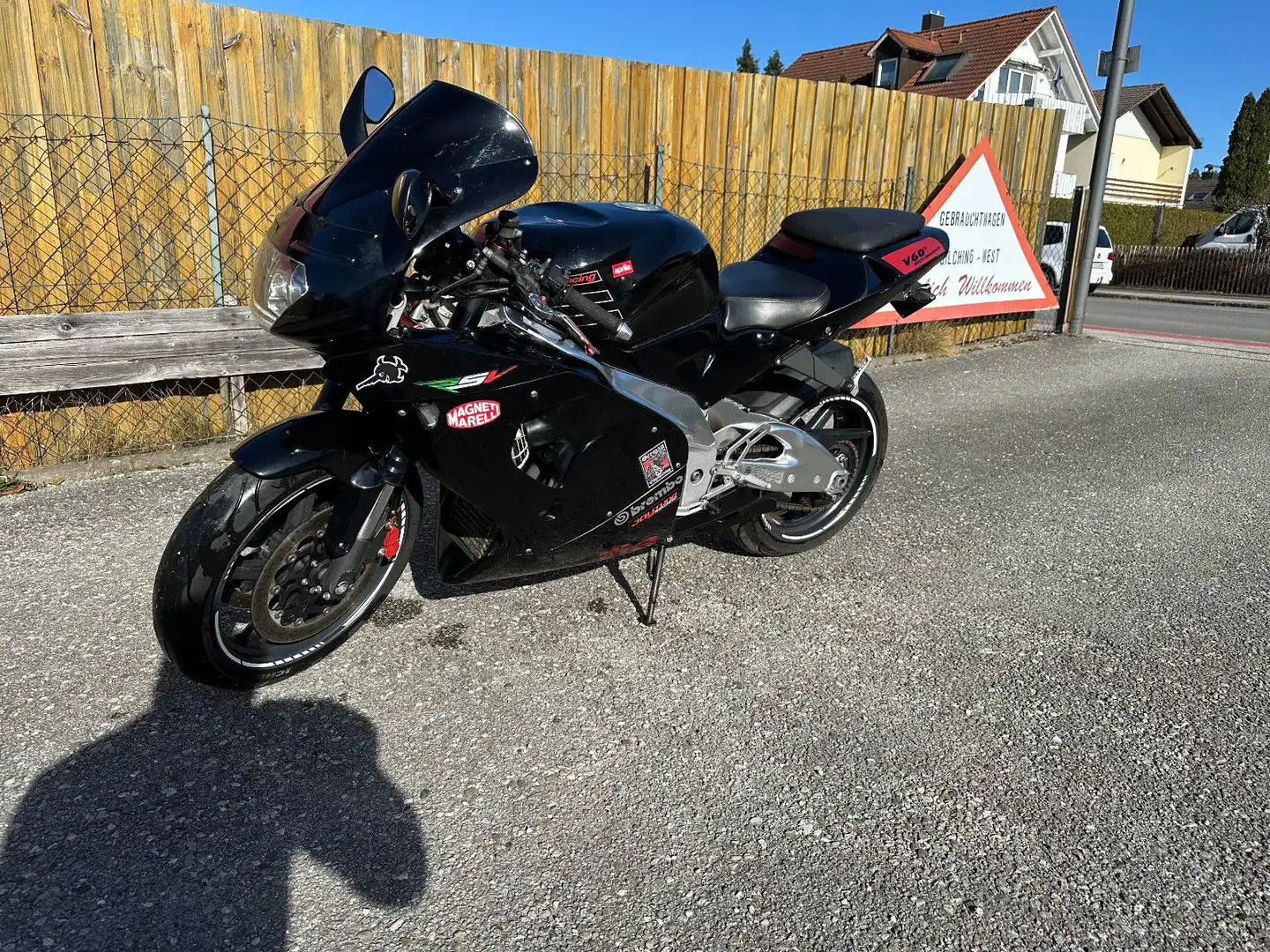 Aprilia RSV 1000 Tuono Noir - 2