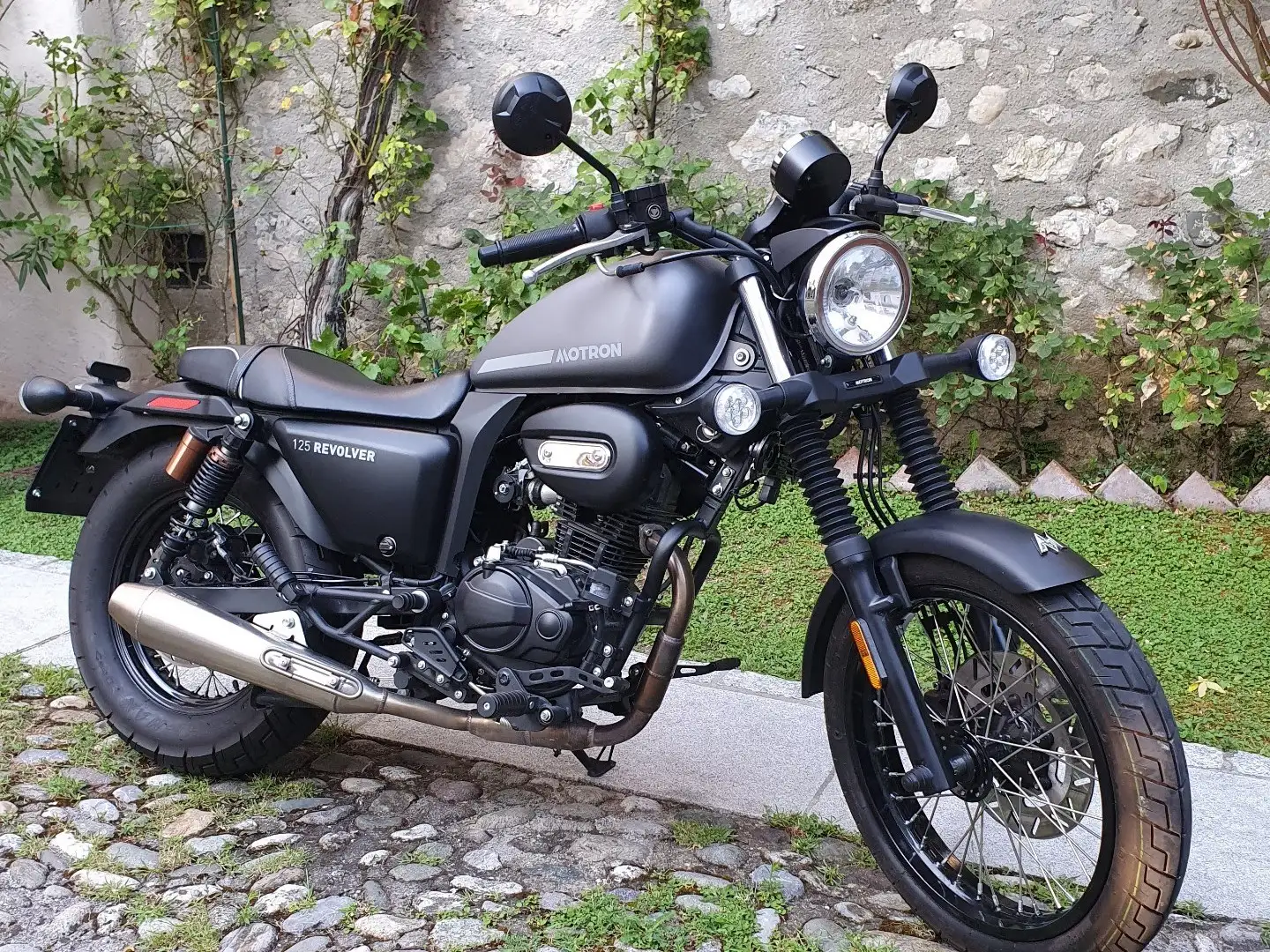 Motron Revolver 125 Grey - 1