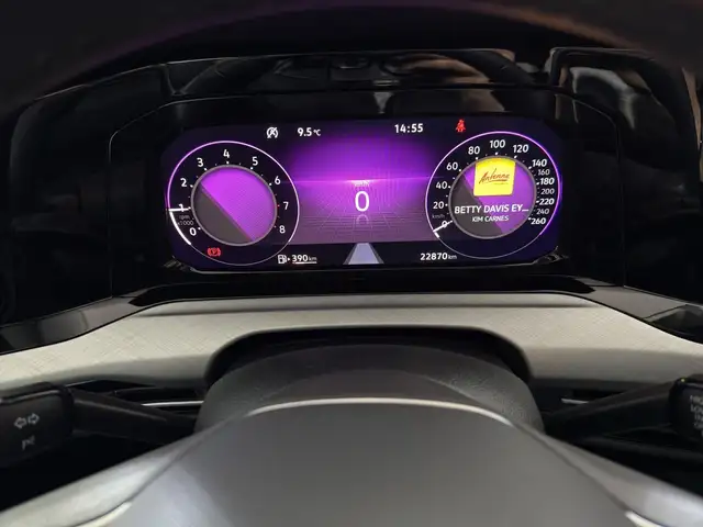 Volkswagen Golf view 9