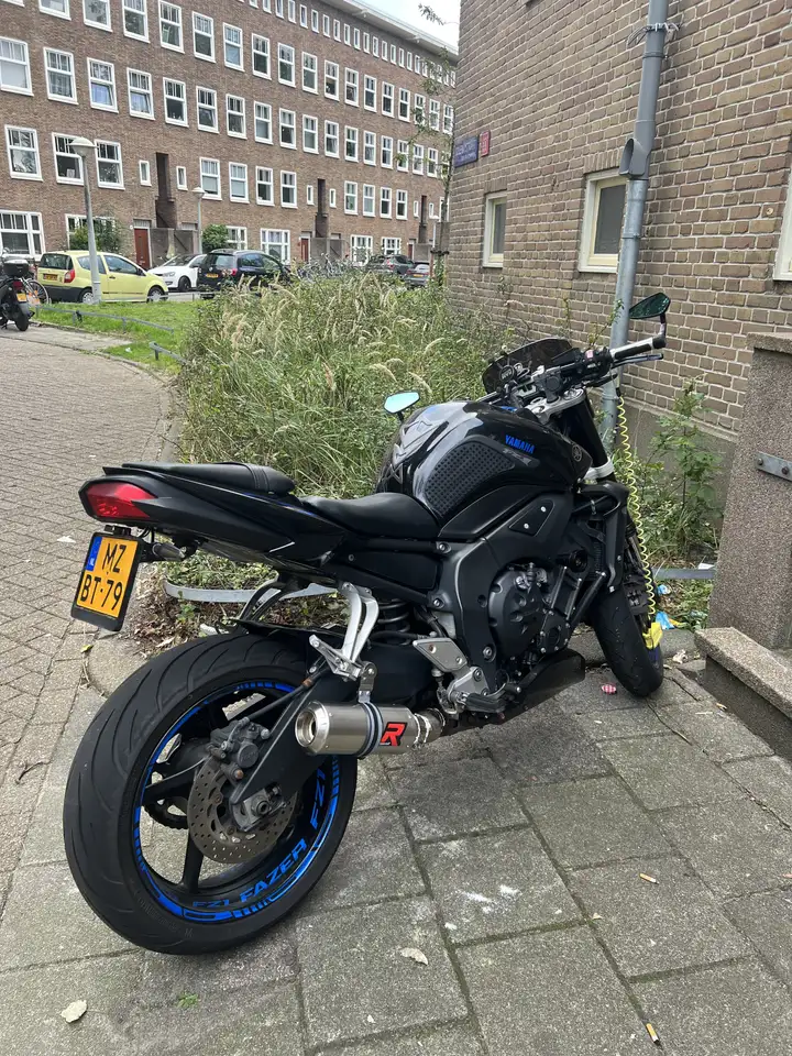 Yamaha FZ 1