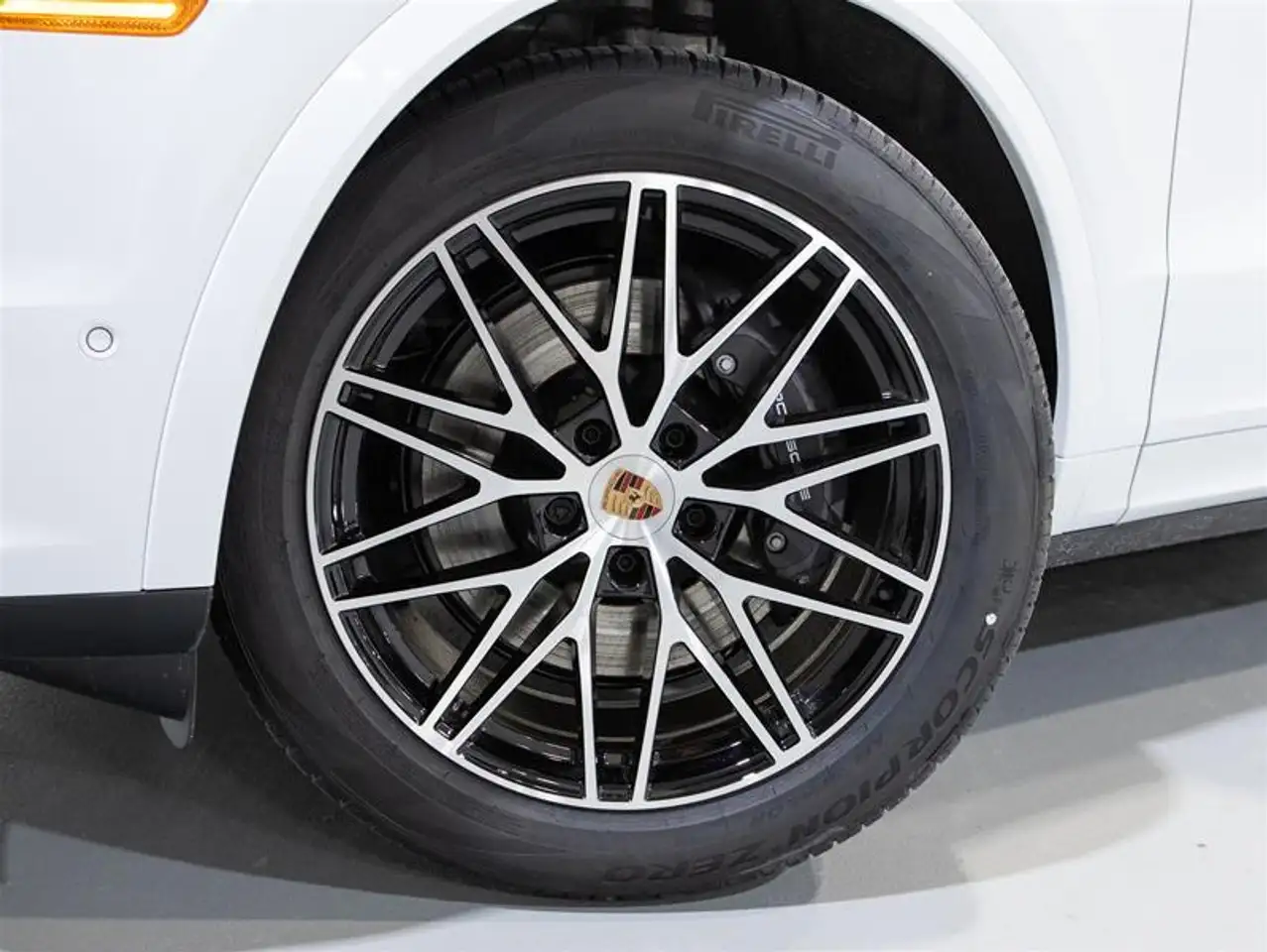 Porsche Cayenne снимка Porsche Cayenne