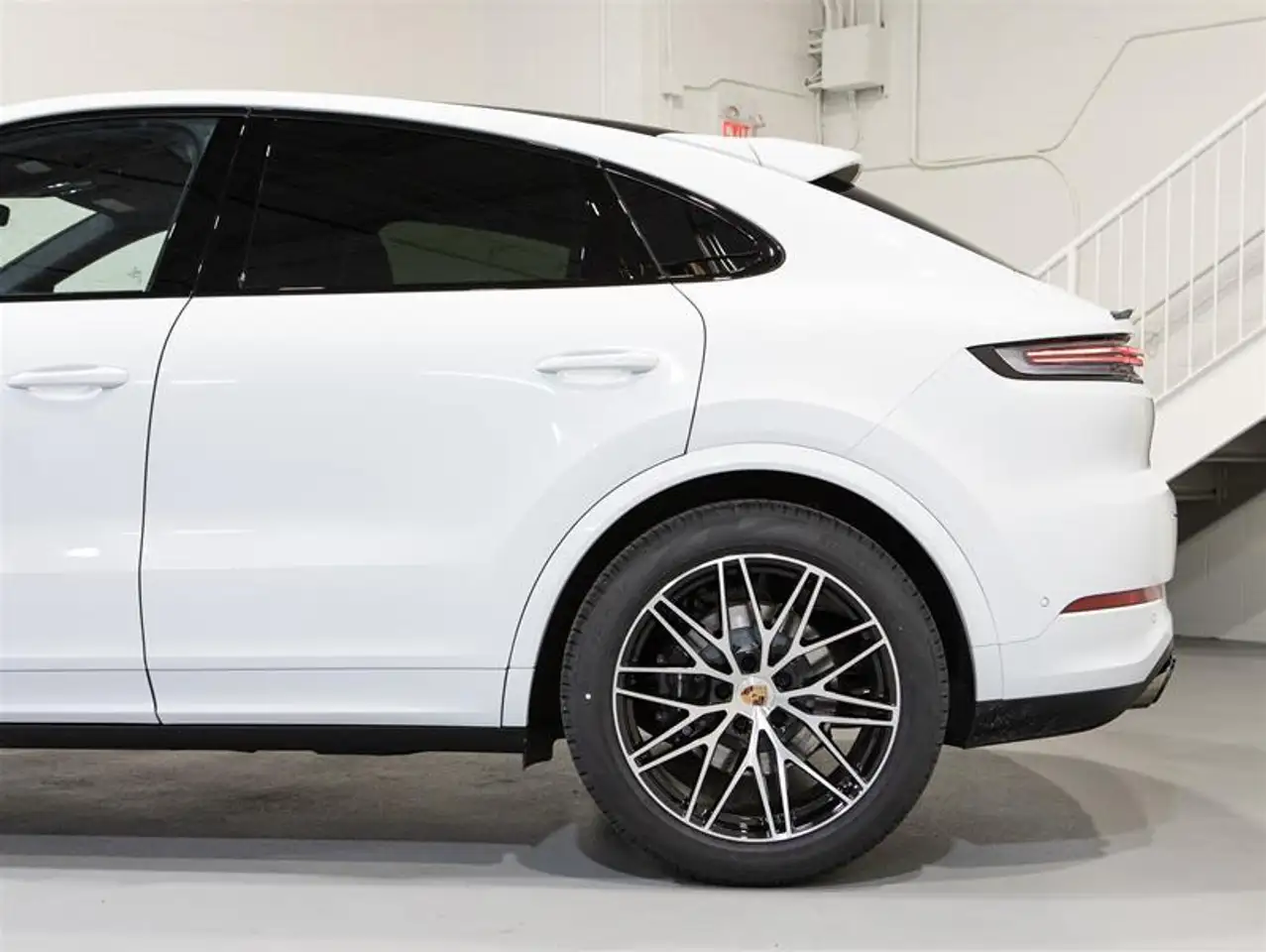 Porsche Cayenne снимка Porsche Cayenne