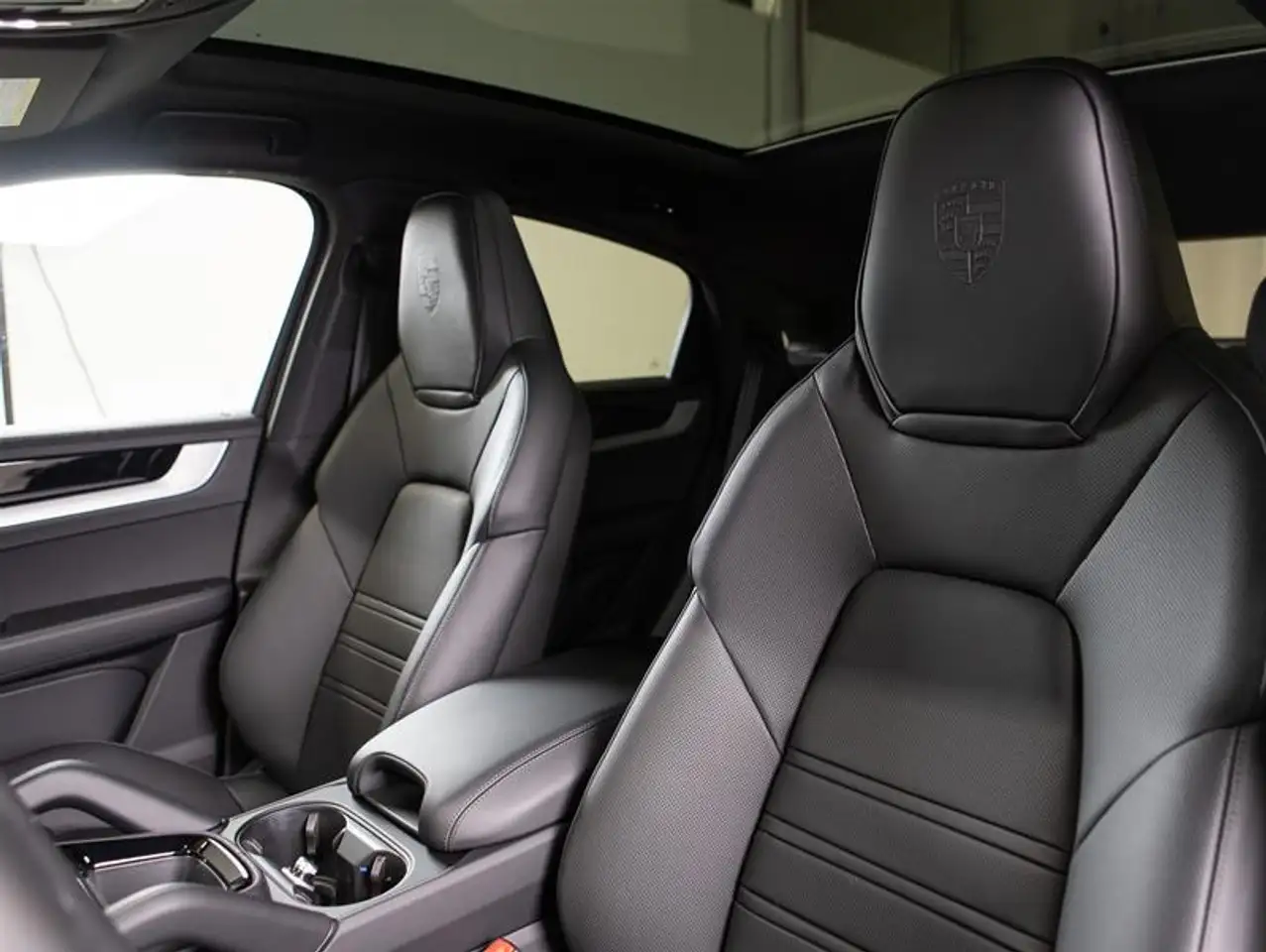 Porsche Cayenne снимка Porsche Cayenne