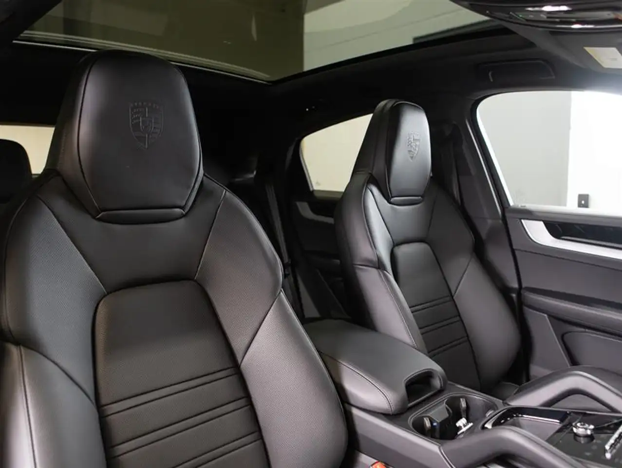 Porsche Cayenne снимка Porsche Cayenne