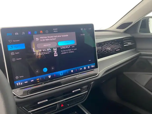 Volkswagen Passat view 8