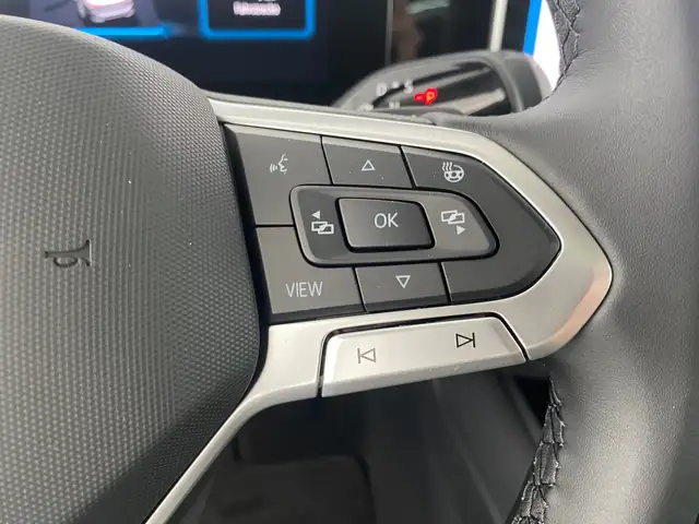 Volkswagen Passat view 13
