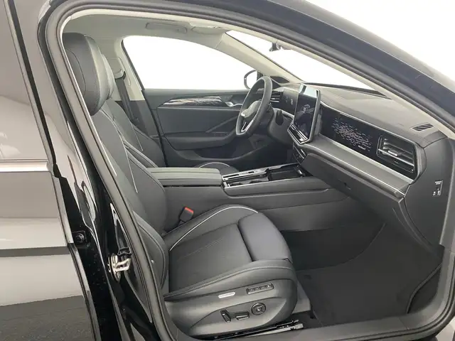 Volkswagen Passat view 9