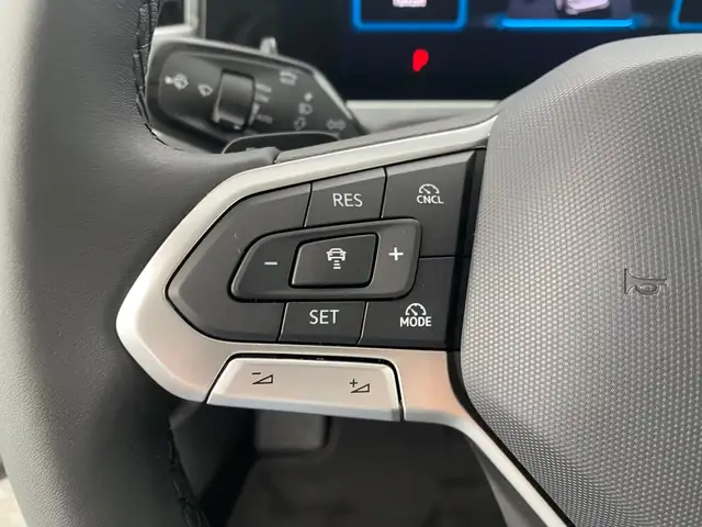 Volkswagen Passat view 12