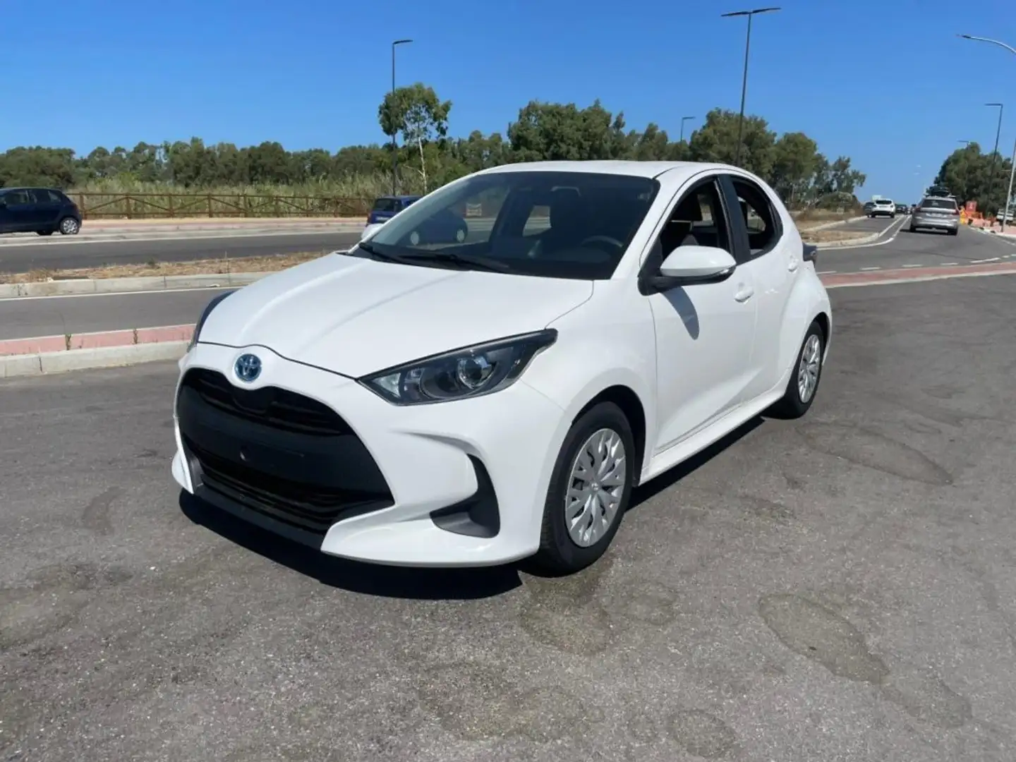 Toyota Yaris 1.5 Hybrid 5 porte Active Blanc - 1