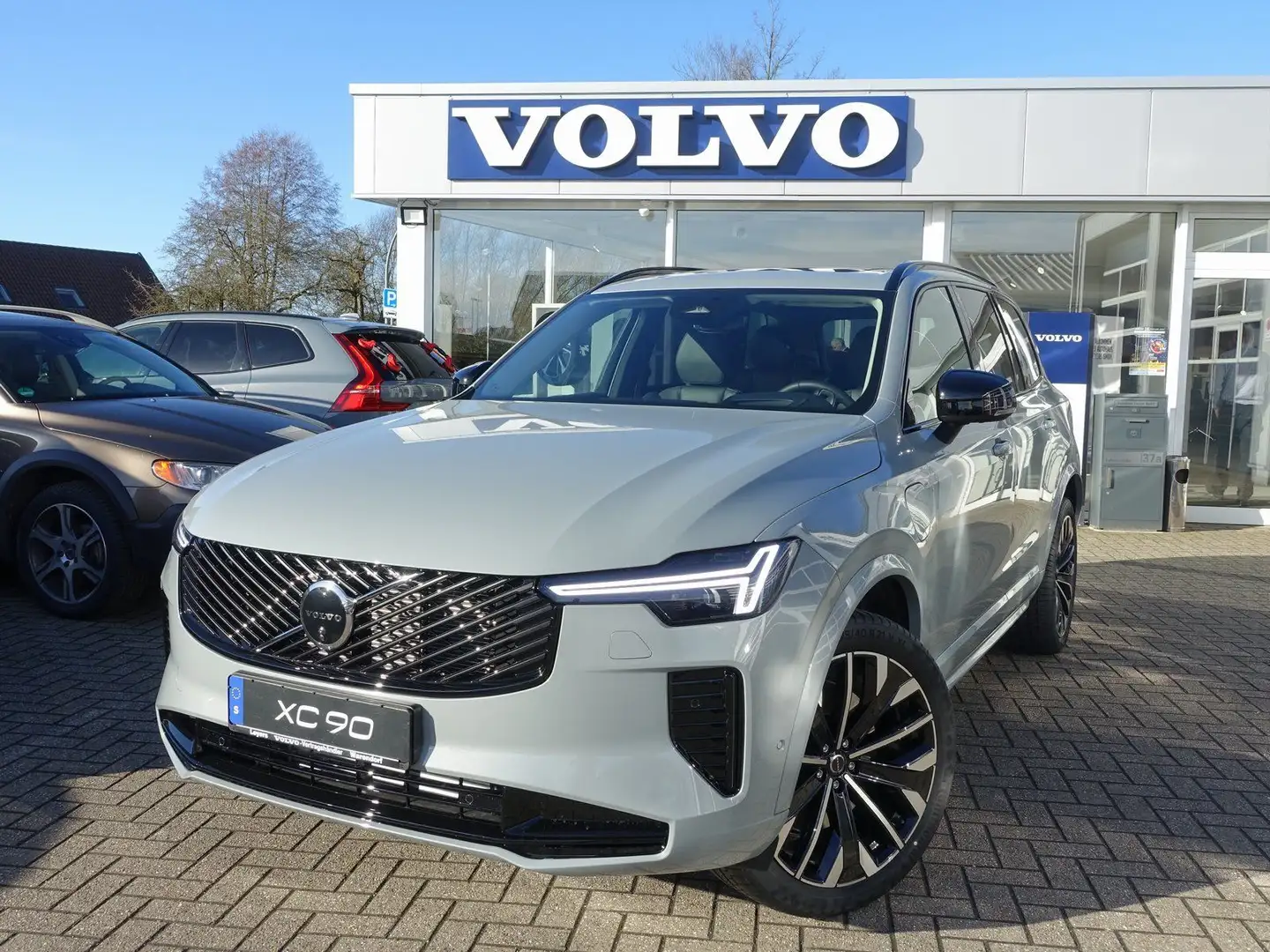 Volvo XC90 Neu T8 AWD Plug-in Hybrid Ultimate ab 719 € Grijs - 1