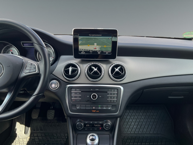 Mercedes-Benz GLA 200 Navi Memory Sitze El. Heckklappe 1. Hand — photo 5
