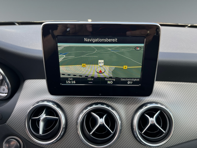 Mercedes-Benz GLA 200 Navi Memory Sitze El. Heckklappe 1. Hand — photo 12