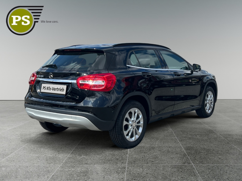 Mercedes-Benz GLA 200 Navi Memory Sitze El. Heckklappe 1. Hand — photo 2