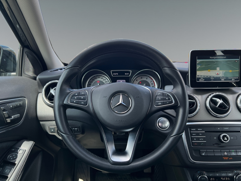 Mercedes-Benz GLA 200 Navi Memory Sitze El. Heckklappe 1. Hand — photo 3